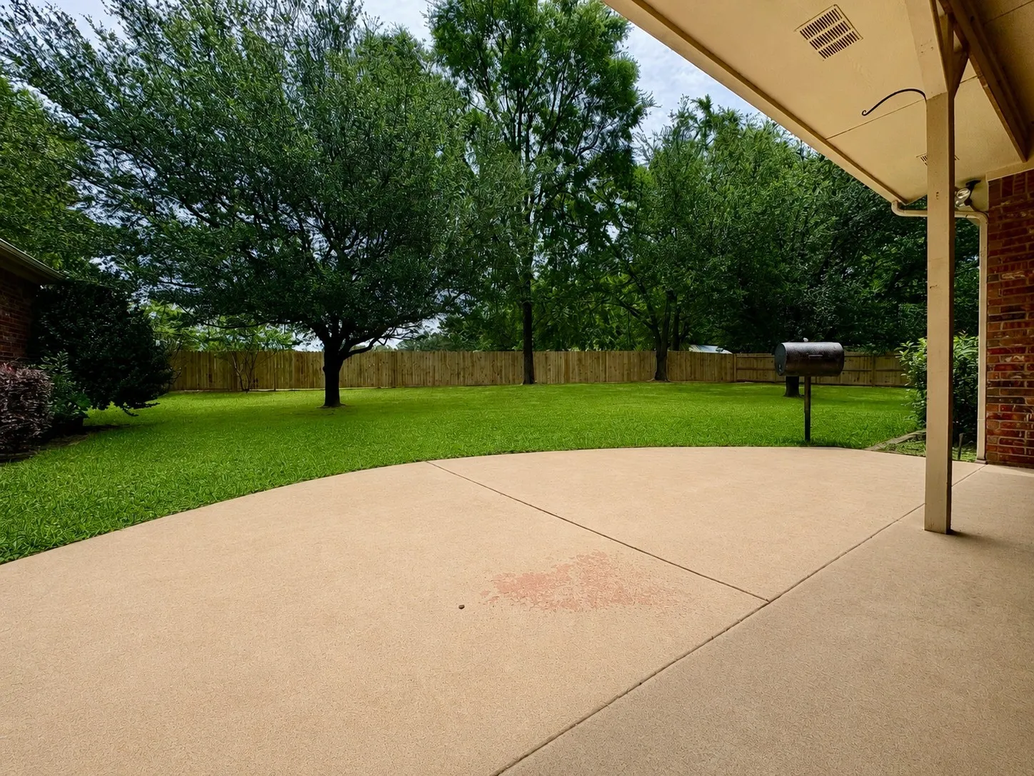 Single Family Residence For Sale in Van Zandt County , 875 Arnold Paul Road, Canton, Texas 75103, 4 Bedroom, 3 Bathroom, 3 Garage spaces, 2,706 Sqft, built in 2004, mls#21274181, Real Estate Agent in Canton, Homes For Sale in Van Zandt county, Homes For Sale in Canton, Realtor in Canton Texas, Real Estate Brokerage Independent Realty Texas, Luminita Cordes Realtor