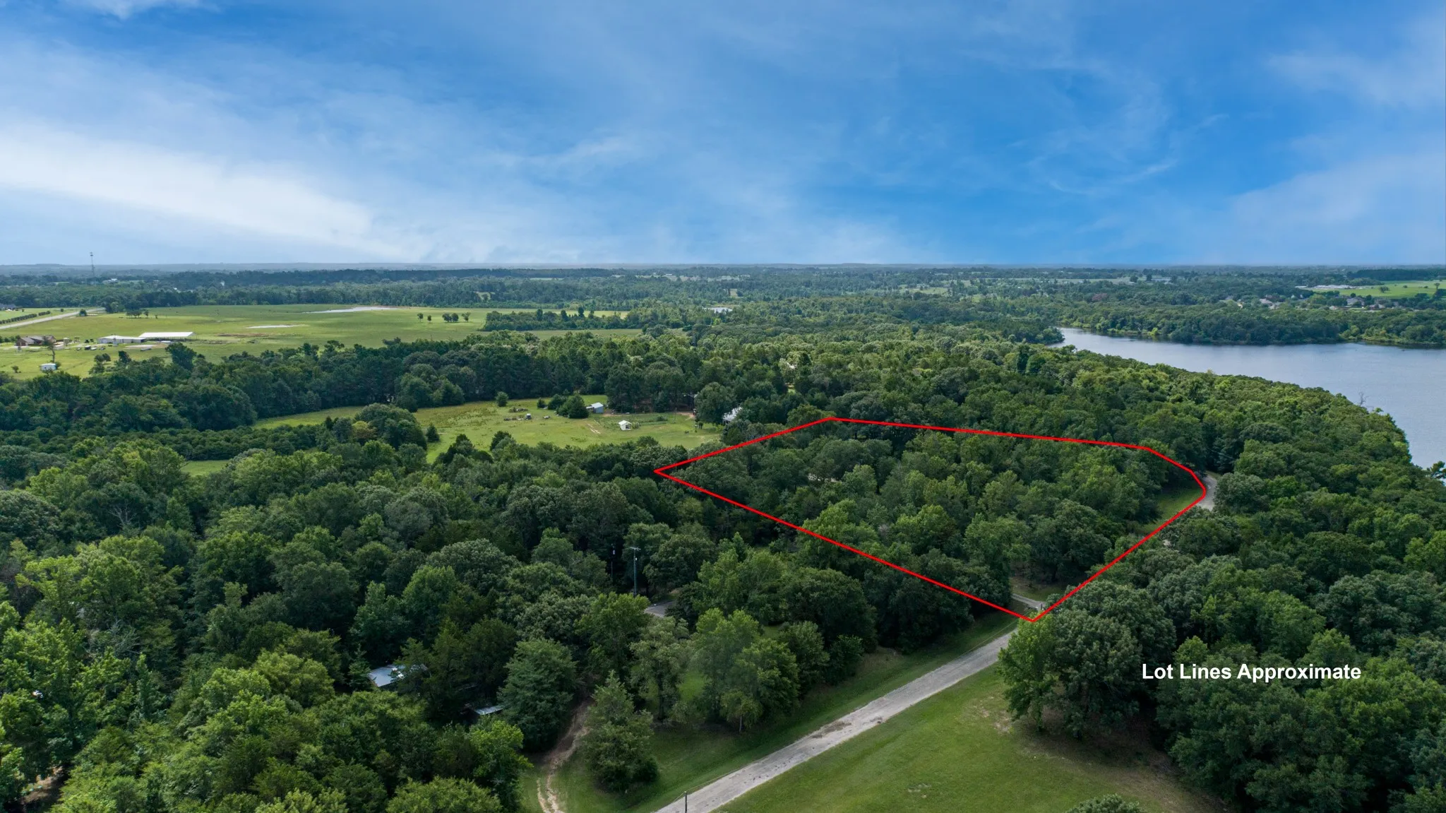 Single Family Residence For Sale in Van Zandt County , 875 Arnold Paul Road, Canton, Texas 75103, 4 Bedroom, 3 Bathroom, 3 Garage spaces, 2,706 Sqft, built in 2004, mls#21274181, Real Estate Agent in Canton, Homes For Sale in Van Zandt county, Homes For Sale in Canton, Realtor in Canton Texas, Real Estate Brokerage Independent Realty Texas, Luminita Cordes Realtor