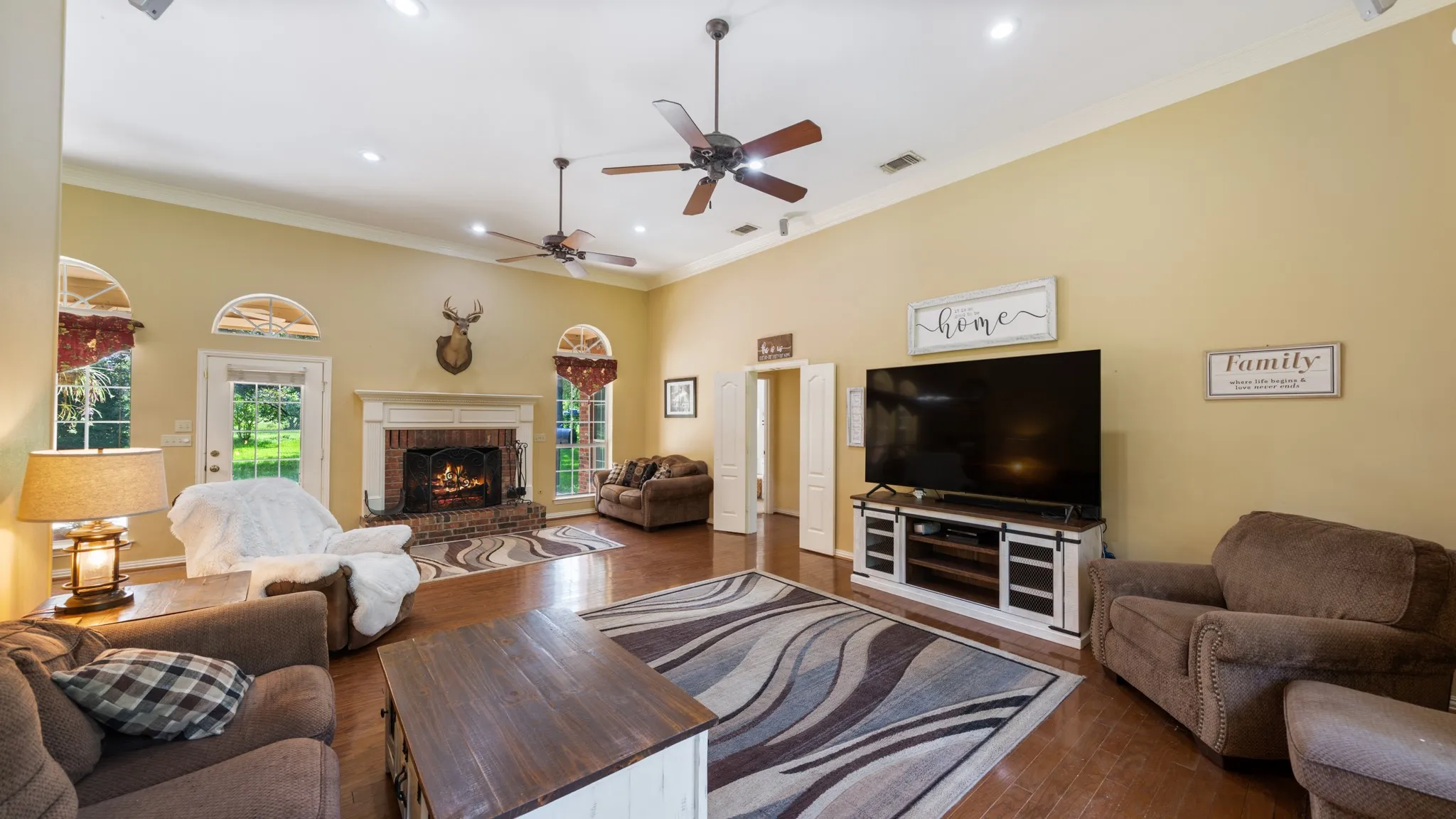 Single Family Residence For Sale in Van Zandt County , 875 Arnold Paul Road, Canton, Texas 75103, 4 Bedroom, 3 Bathroom, 3 Garage spaces, 2,706 Sqft, built in 2004, mls#21274181, Real Estate Agent in Canton, Homes For Sale in Van Zandt county, Homes For Sale in Canton, Realtor in Canton Texas, Real Estate Brokerage Independent Realty Texas, Luminita Cordes Realtor