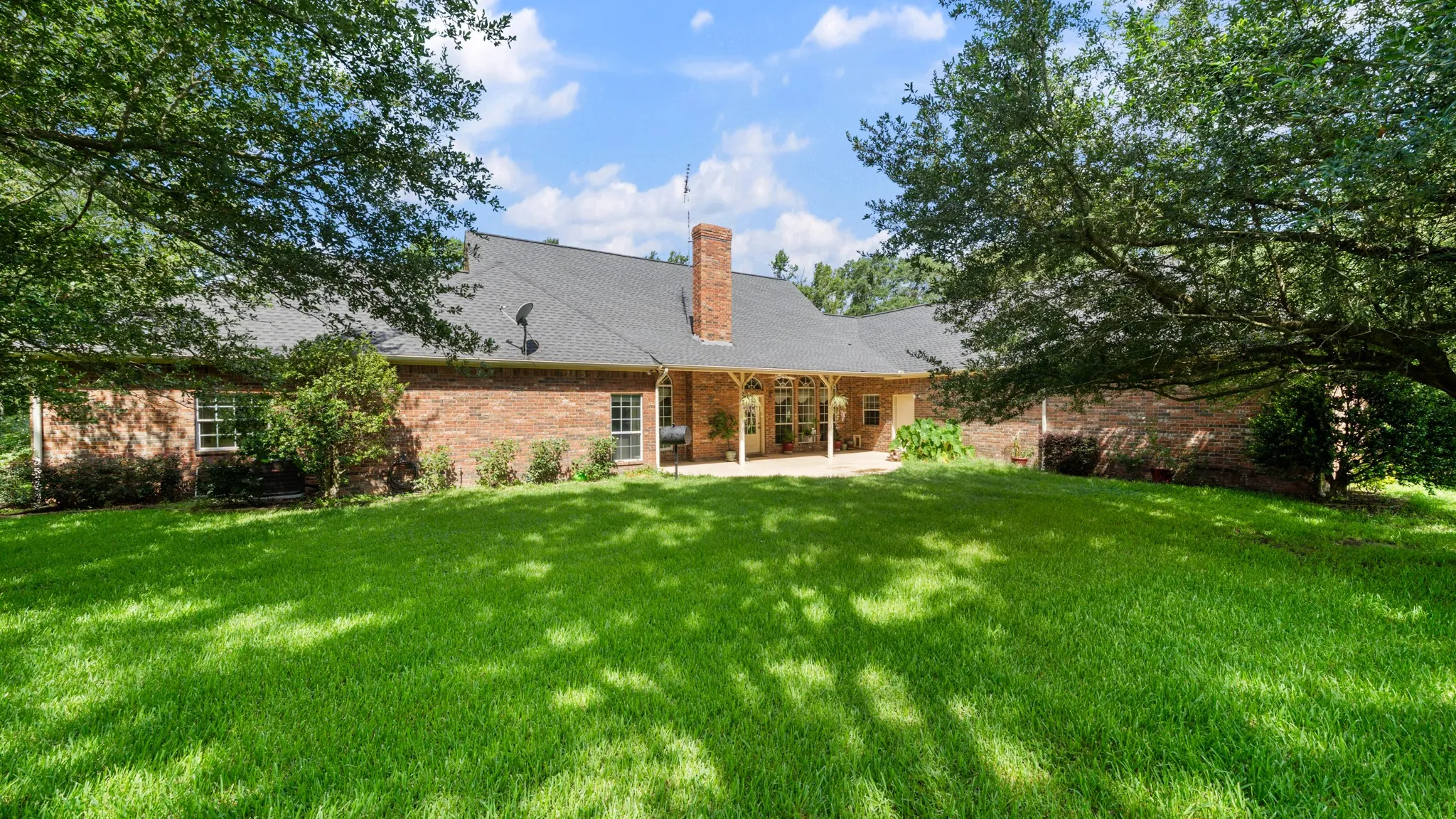 Single Family Residence For Sale in Van Zandt County , 875 Arnold Paul Road, Canton, Texas 75103, 4 Bedroom, 3 Bathroom, 3 Garage spaces, 2,706 Sqft, built in 2004, mls#21274181, Real Estate Agent in Canton, Homes For Sale in Van Zandt county, Homes For Sale in Canton, Realtor in Canton Texas, Real Estate Brokerage Independent Realty Texas, Luminita Cordes Realtor