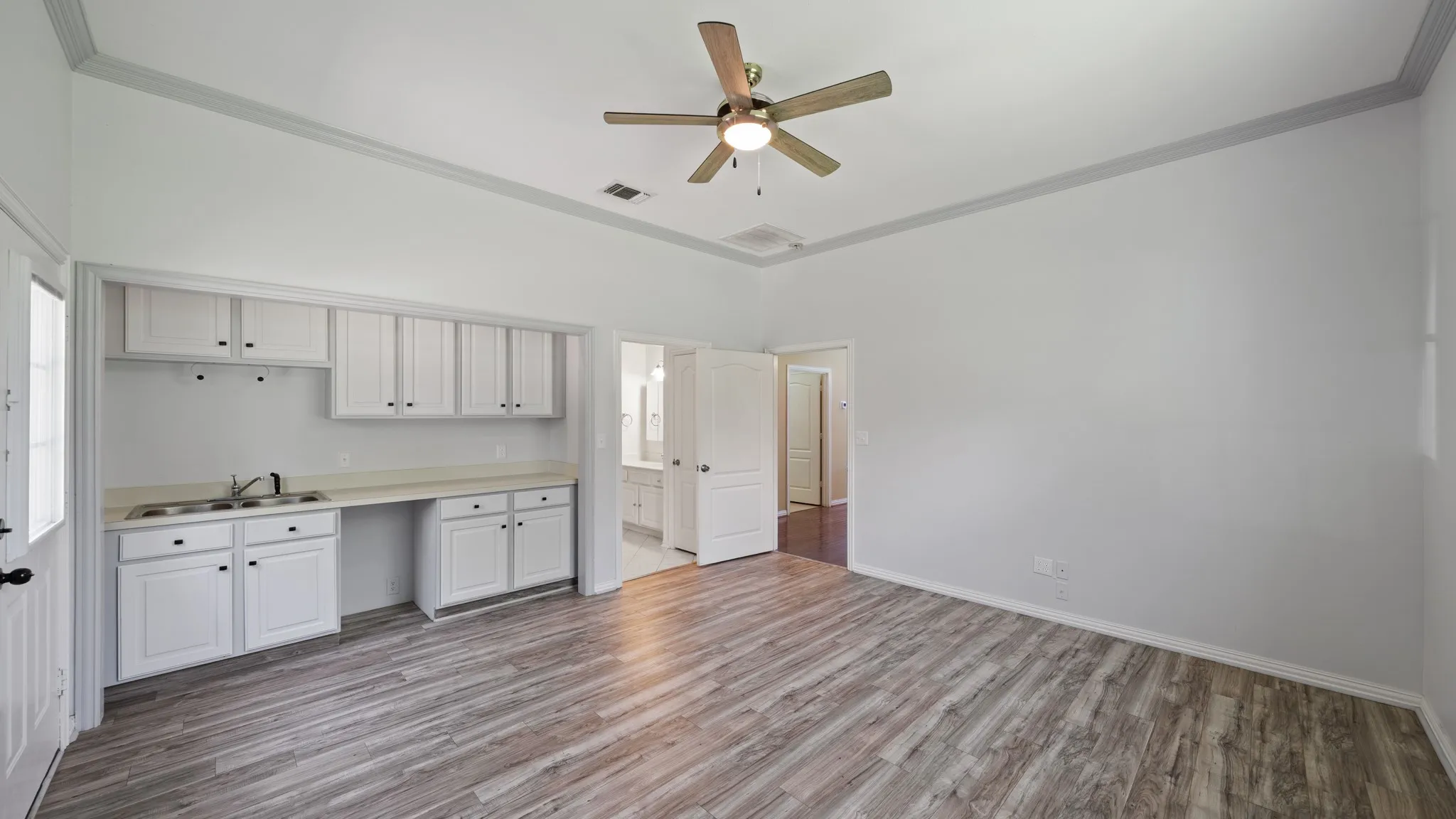 Single Family Residence For Sale in Van Zandt County , 875 Arnold Paul Road, Canton, Texas 75103, 4 Bedroom, 3 Bathroom, 3 Garage spaces, 2,706 Sqft, built in 2004, mls#21274181, Real Estate Agent in Canton, Homes For Sale in Van Zandt county, Homes For Sale in Canton, Realtor in Canton Texas, Real Estate Brokerage Independent Realty Texas, Luminita Cordes Realtor