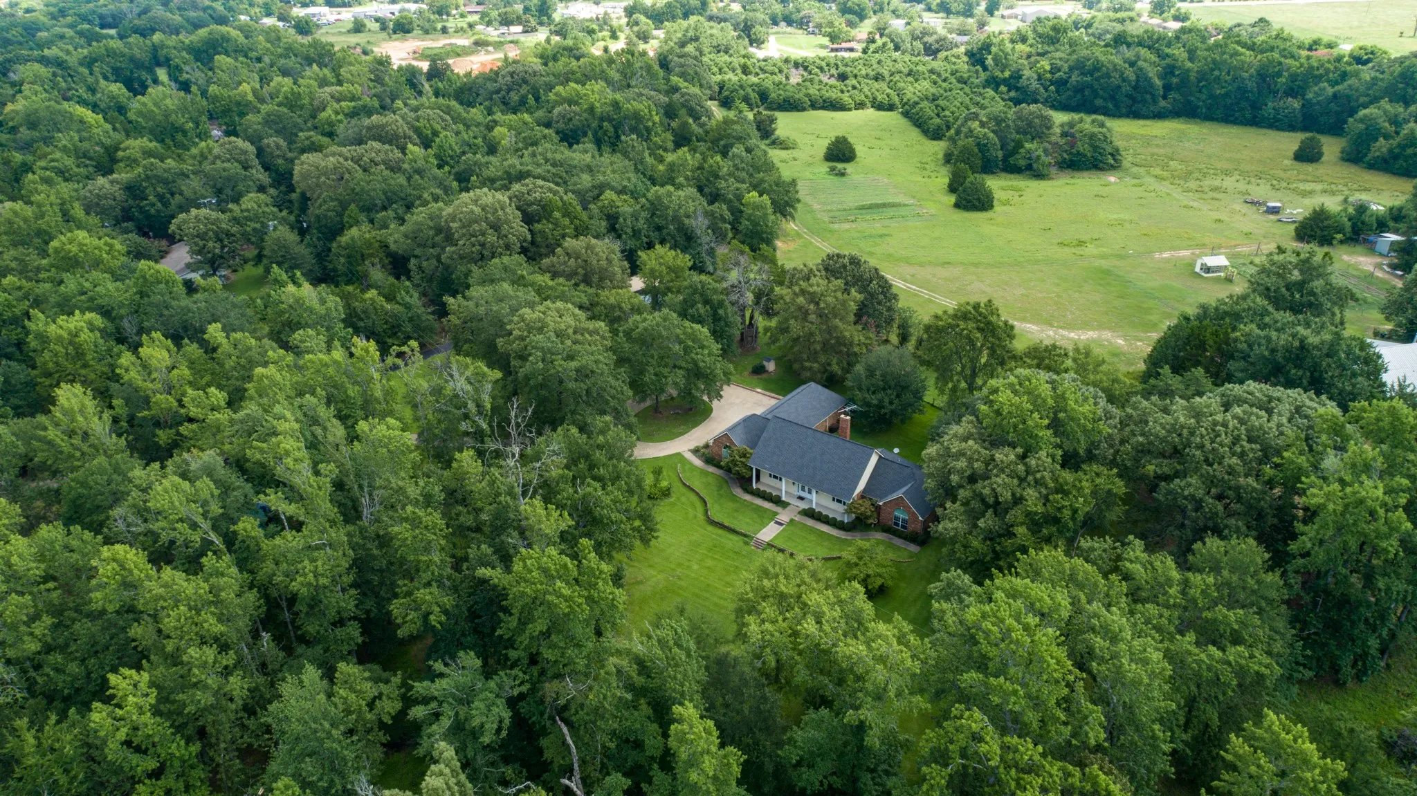 Single Family Residence For Sale in Van Zandt County , 875 Arnold Paul Road, Canton, Texas 75103, 4 Bedroom, 3 Bathroom, 3 Garage spaces, 2,706 Sqft, built in 2004, mls#21274181, Real Estate Agent in Canton, Homes For Sale in Van Zandt county, Homes For Sale in Canton, Realtor in Canton Texas, Real Estate Brokerage Independent Realty Texas, Luminita Cordes Realtor