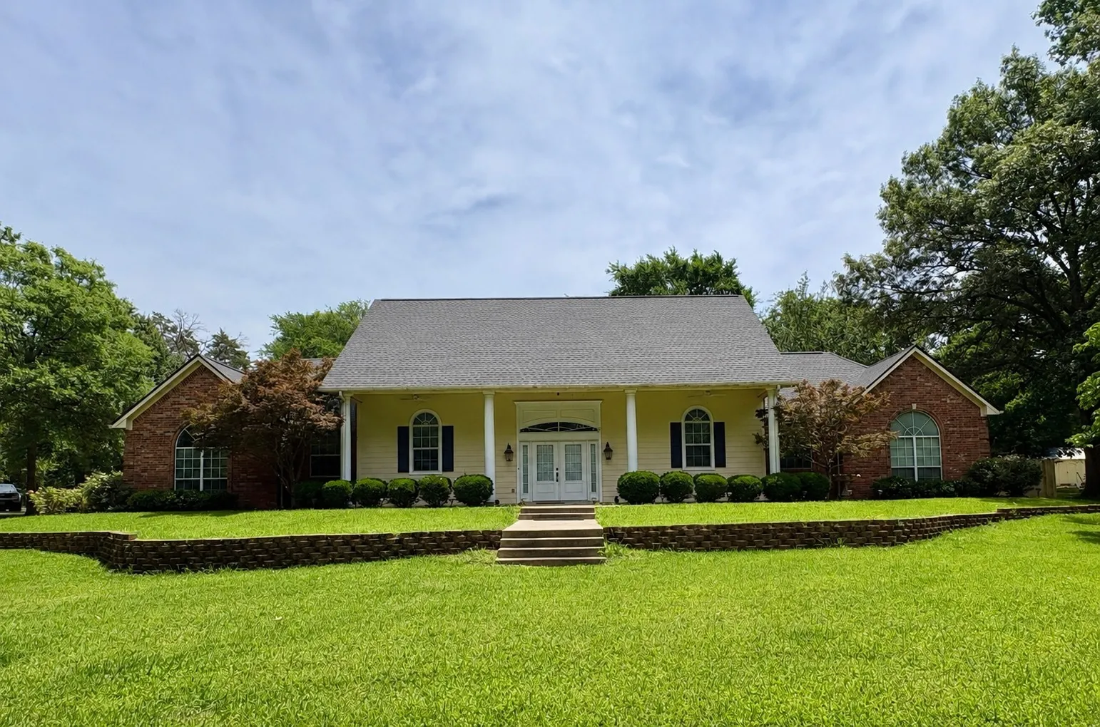 Single Family Residence For Sale in Van Zandt County , 875 Arnold Paul Road, Canton, Texas 75103, 4 Bedroom, 3 Bathroom, 3 Garage spaces, 2,706 Sqft, built in 2004, mls#21274181, Real Estate Agent in Canton, Homes For Sale in Van Zandt county, Homes For Sale in Canton, Realtor in Canton Texas, Real Estate Brokerage Independent Realty Texas, Luminita Cordes Realtor