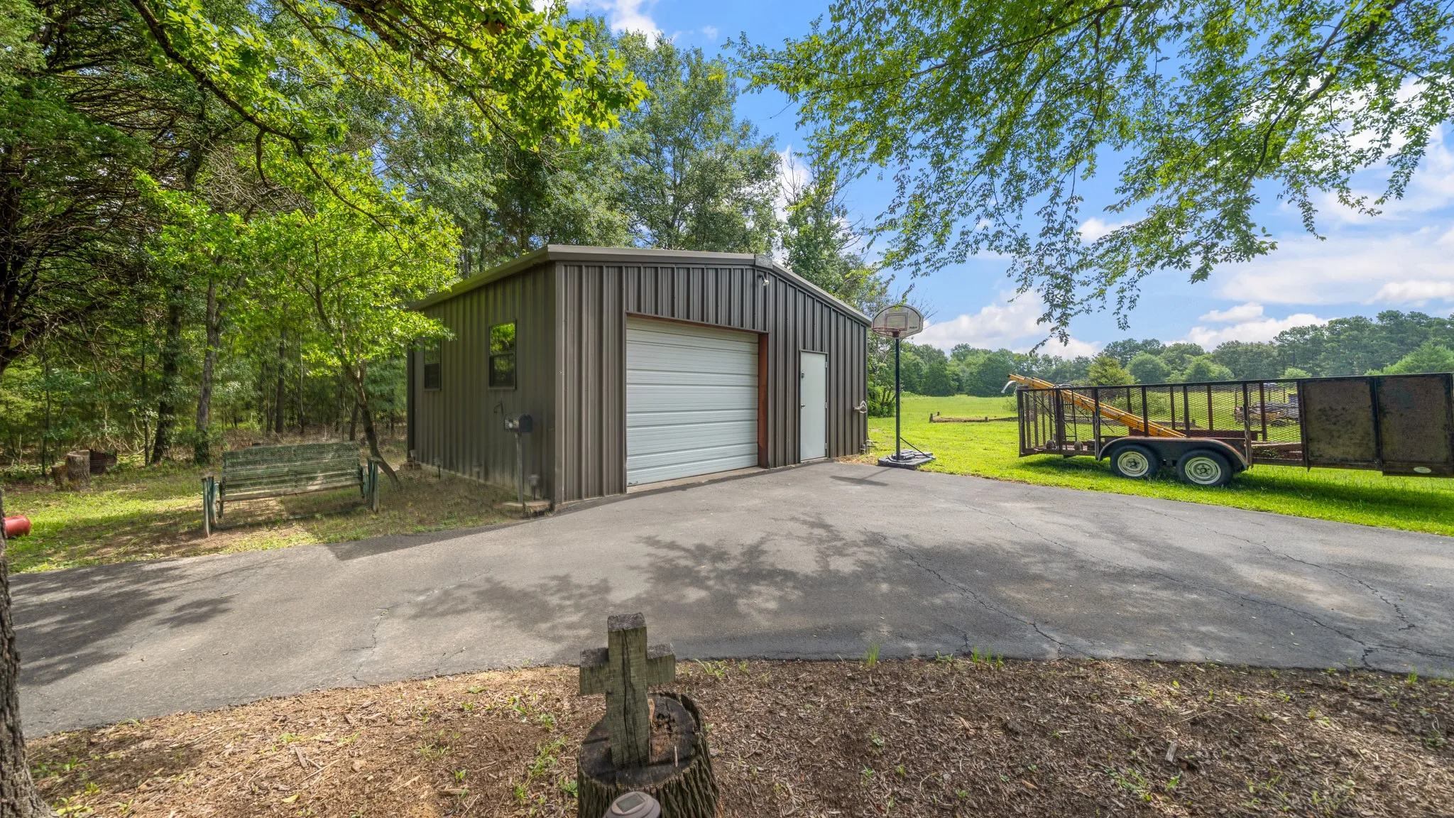 Single Family Residence For Sale in Van Zandt County , 875 Arnold Paul Road, Canton, Texas 75103, 4 Bedroom, 3 Bathroom, 3 Garage spaces, 2,706 Sqft, built in 2004, mls#21274181, Real Estate Agent in Canton, Homes For Sale in Van Zandt county, Homes For Sale in Canton, Realtor in Canton Texas, Real Estate Brokerage Independent Realty Texas, Luminita Cordes Realtor