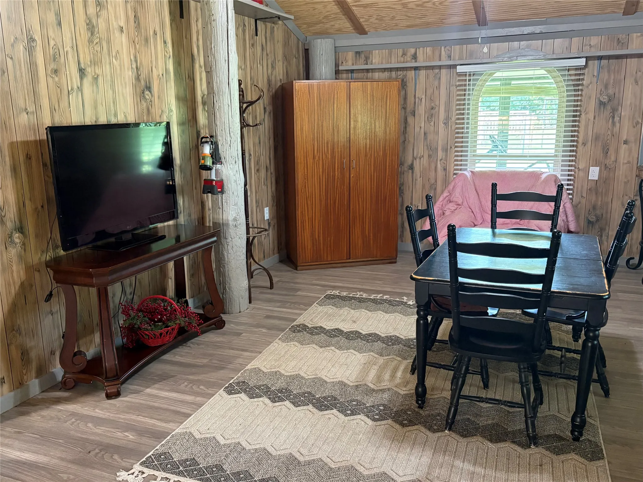 Single Family Residence For Sale in Hopkins County , 2212 County Road 4128, Cumby, Texas 75433, 2 Bedrooms, 1 Bathroom, Garage spaces, 1,394 Sqft, built in 2023, Price $775,000, mls#21272183, Real Estate Agent in Cumby, Homes For Sale in Hopkins county, Homes For Sale in Cumby, Realtor in Cumby Texas, Real Estate Brokerage Independent Realty Texas, Luminita Cordes Realtor
