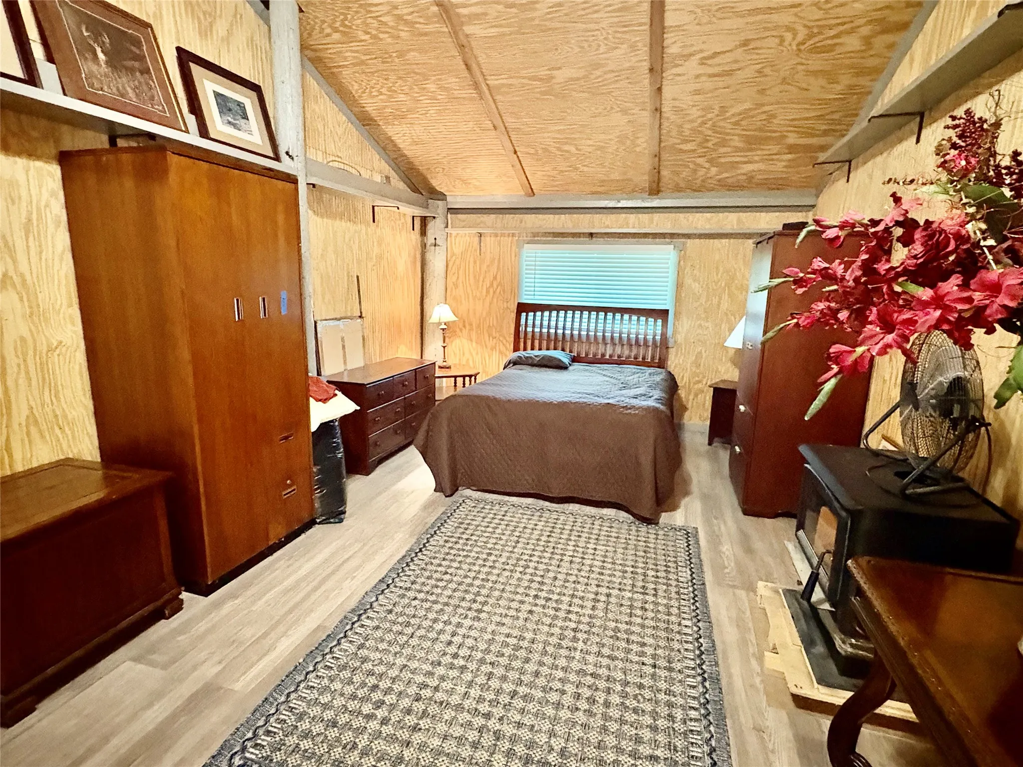 Single Family Residence For Sale in Hopkins County , 2212 County Road 4128, Cumby, Texas 75433, 2 Bedrooms, 1 Bathroom, Garage spaces, 1,394 Sqft, built in 2023, Price $775,000, mls#21272183, Real Estate Agent in Cumby, Homes For Sale in Hopkins county, Homes For Sale in Cumby, Realtor in Cumby Texas, Real Estate Brokerage Independent Realty Texas, Luminita Cordes Realtor