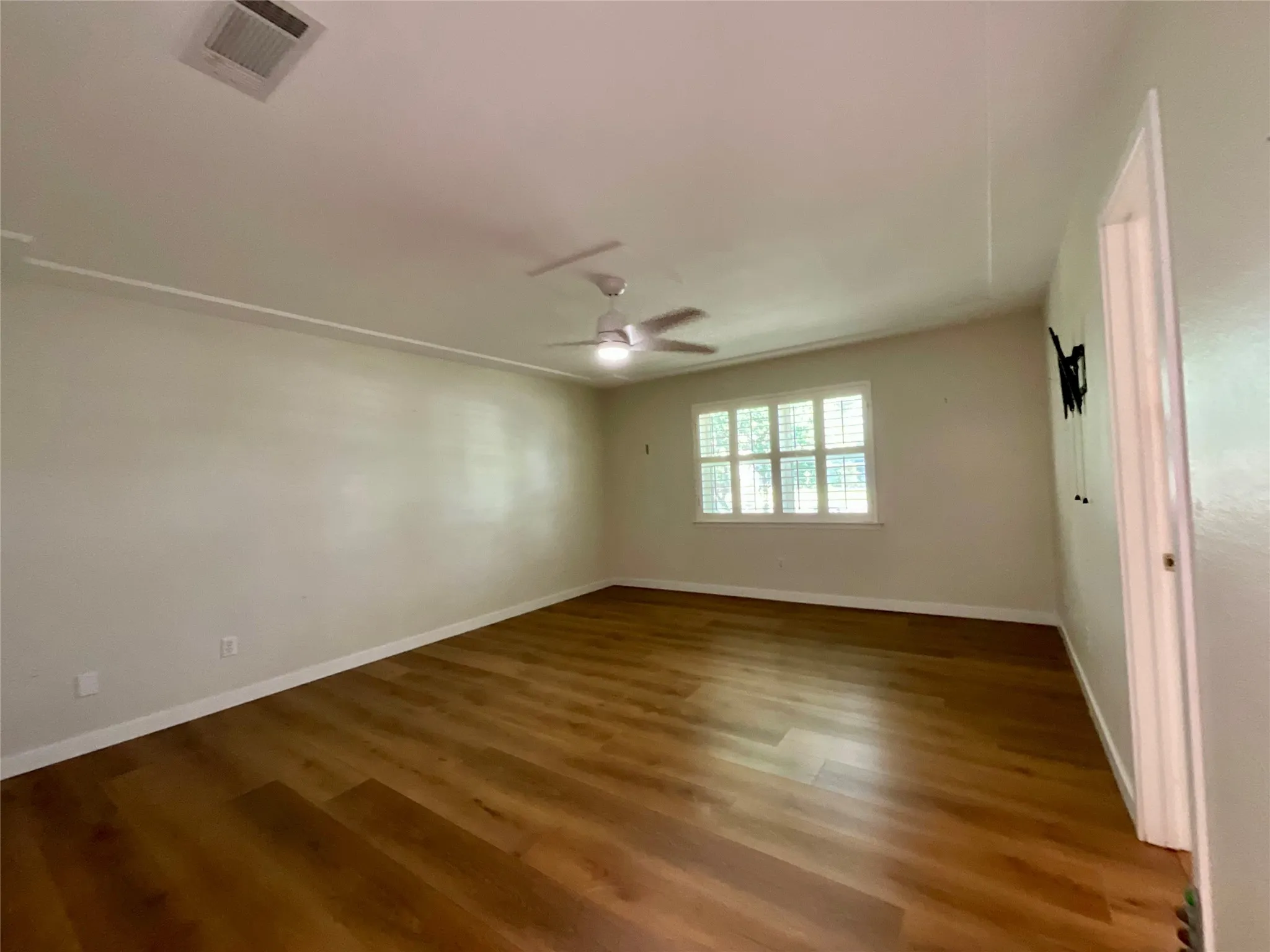Single Family Residence For Sale in Tarrant County , 3705 Cobblestone Court, Bedford, Texas 76021, 4 Bedroom, 2 Bathroom, 2 Garage spaces, 2,330 Sqft, built in 1981, mls#21280593, Real Estate Agent in Bedford, Homes For Sale in Tarrant county, Homes For Sale in Bedford, Realtor in Bedford Texas, Real Estate Brokerage Independent Realty Texas, Luminita Cordes Realtor