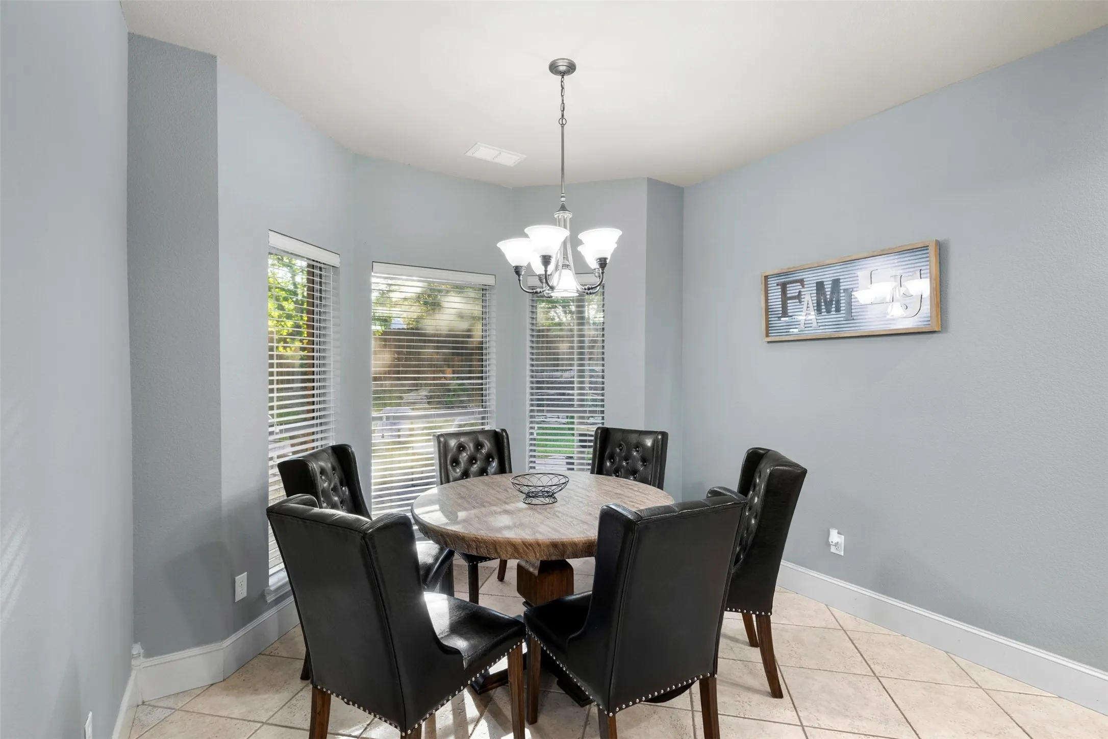 Breakfast area adjoining the kitchen.