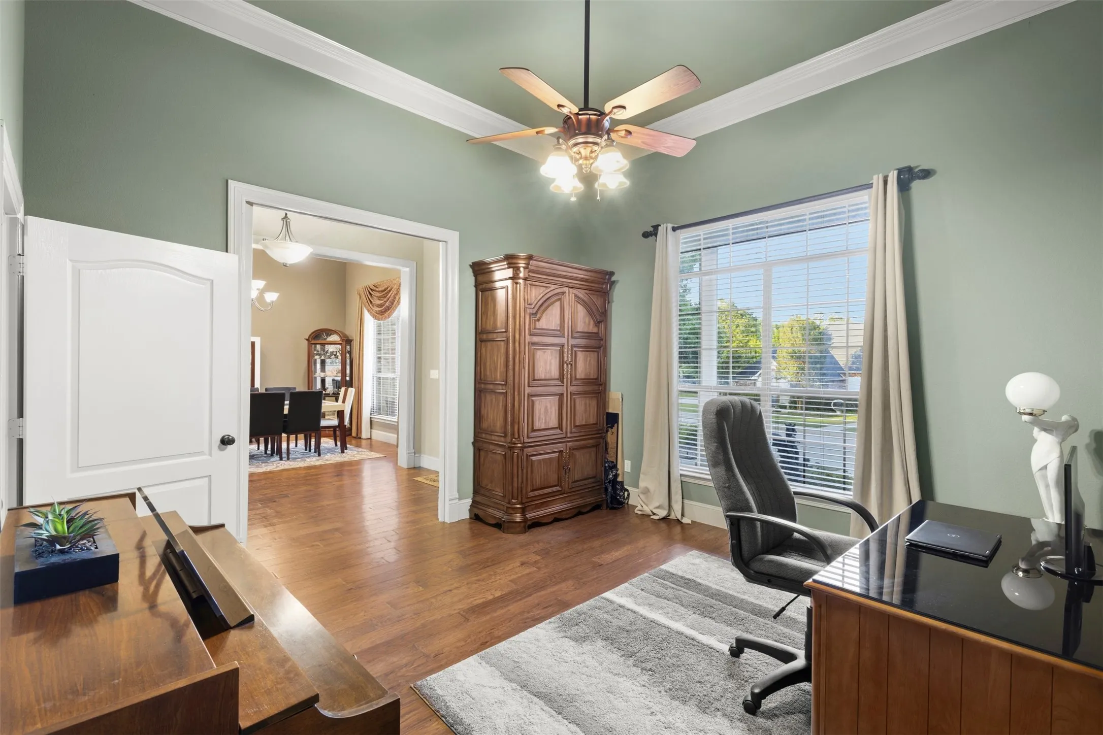 Single Family Residence For Sale in Ellis County , 105 Country Ridge Court, Red Oak, Texas 75154, 4 Bedroom, 4 Bathroom, 2 Garage spaces, 3,503 Sqft, built in 2004, mls#21280436, Real Estate Agent in Red Oak, Homes For Sale in Ellis county, Homes For Sale in Red Oak, Realtor in Red Oak Texas, Real Estate Brokerage Independent Realty Texas, Luminita Cordes Realtor