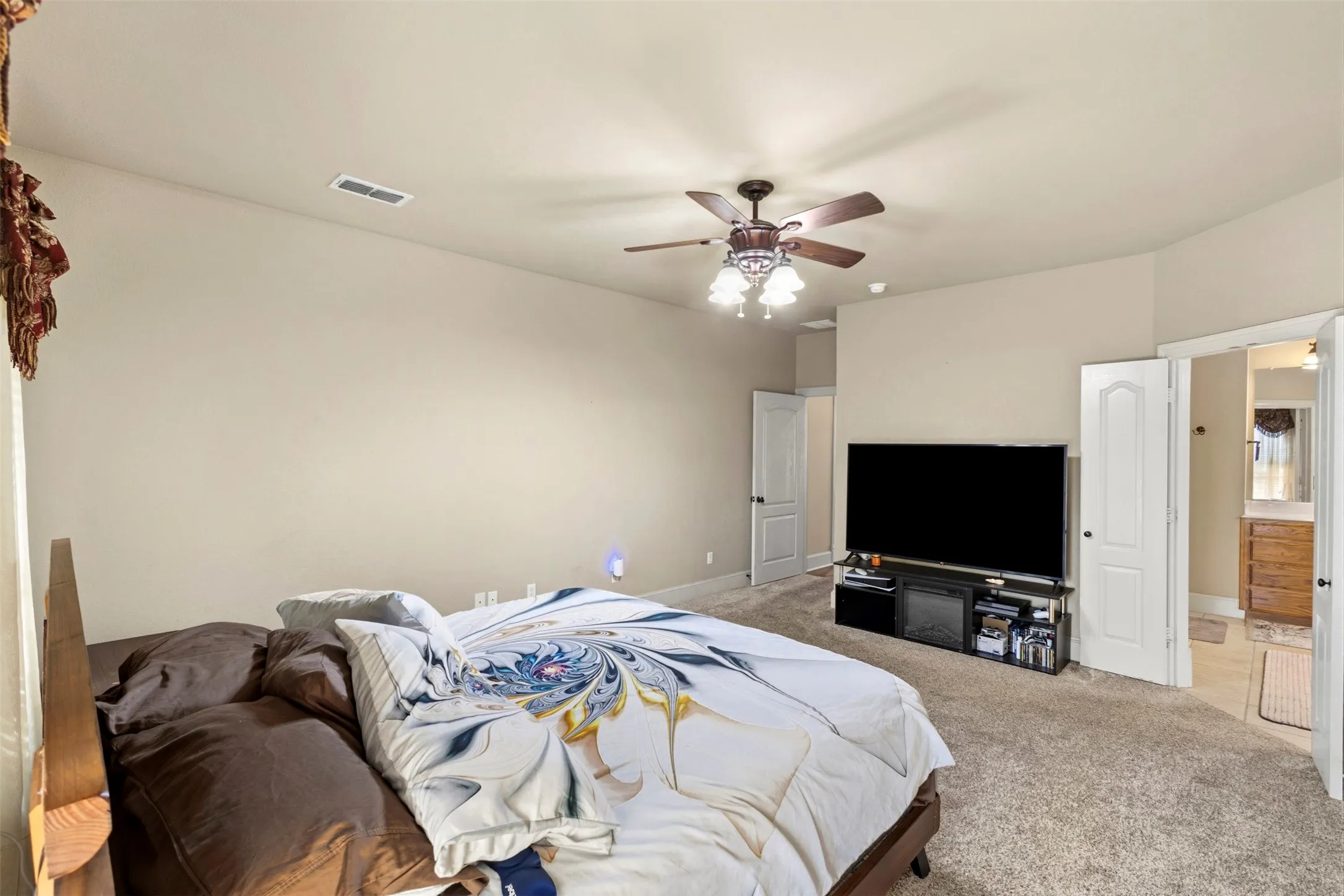 Single Family Residence For Sale in Ellis County , 105 Country Ridge Court, Red Oak, Texas 75154, 4 Bedroom, 4 Bathroom, 2 Garage spaces, 3,503 Sqft, built in 2004, mls#21280436, Real Estate Agent in Red Oak, Homes For Sale in Ellis county, Homes For Sale in Red Oak, Realtor in Red Oak Texas, Real Estate Brokerage Independent Realty Texas, Luminita Cordes Realtor