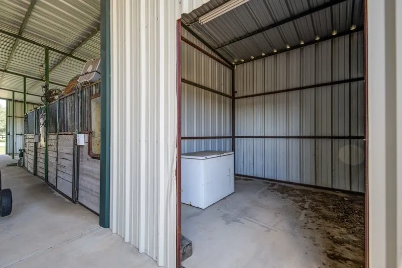 Farm For Sale in Wise County , 334 FM 2264, Decatur, Texas 76234, 4 Bedroom, 4 Bathroom, 2 Garage spaces, 3,702 Sqft, built in 1998, mls#21272825, Real Estate Agent in Decatur, Homes For Sale in Wise county, Homes For Sale in Decatur, Realtor in Decatur Texas, Real Estate Brokerage Independent Realty Texas, Luminita Cordes Realtor
