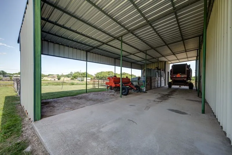 Farm For Sale in Wise County , 334 FM 2264, Decatur, Texas 76234, 4 Bedroom, 4 Bathroom, 2 Garage spaces, 3,702 Sqft, built in 1998, mls#21272825, Real Estate Agent in Decatur, Homes For Sale in Wise county, Homes For Sale in Decatur, Realtor in Decatur Texas, Real Estate Brokerage Independent Realty Texas, Luminita Cordes Realtor