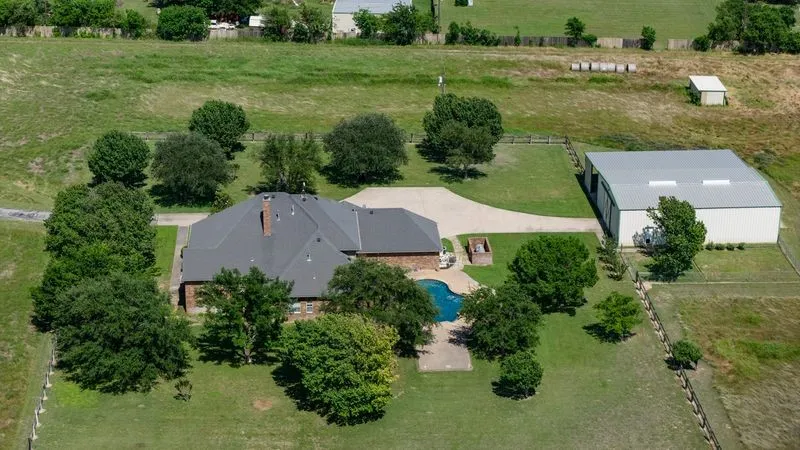 Farm For Sale in Wise County , 334 FM 2264, Decatur, Texas 76234, 4 Bedroom, 4 Bathroom, 2 Garage spaces, 3,702 Sqft, built in 1998, mls#21272825, Real Estate Agent in Decatur, Homes For Sale in Wise county, Homes For Sale in Decatur, Realtor in Decatur Texas, Real Estate Brokerage Independent Realty Texas, Luminita Cordes Realtor