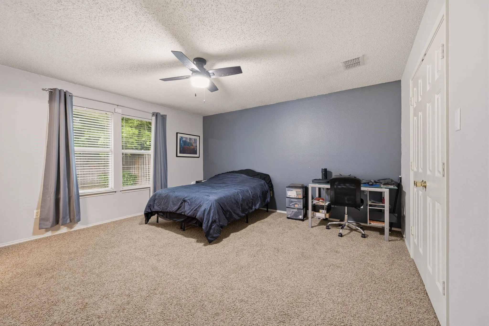 Single Family Residence For Sale in Kaufman County , 1131 Singletree Drive, Forney, Texas 75126, 3 Bedroom, 2 Bathroom, 2 Garage spaces, 1,612 Sqft, built in 2002, mls#21280860, Real Estate Agent in Forney, Homes For Sale in Kaufman county, Homes For Sale in Forney, Realtor in Forney Texas, Real Estate Brokerage Independent Realty Texas, Luminita Cordes Realtor