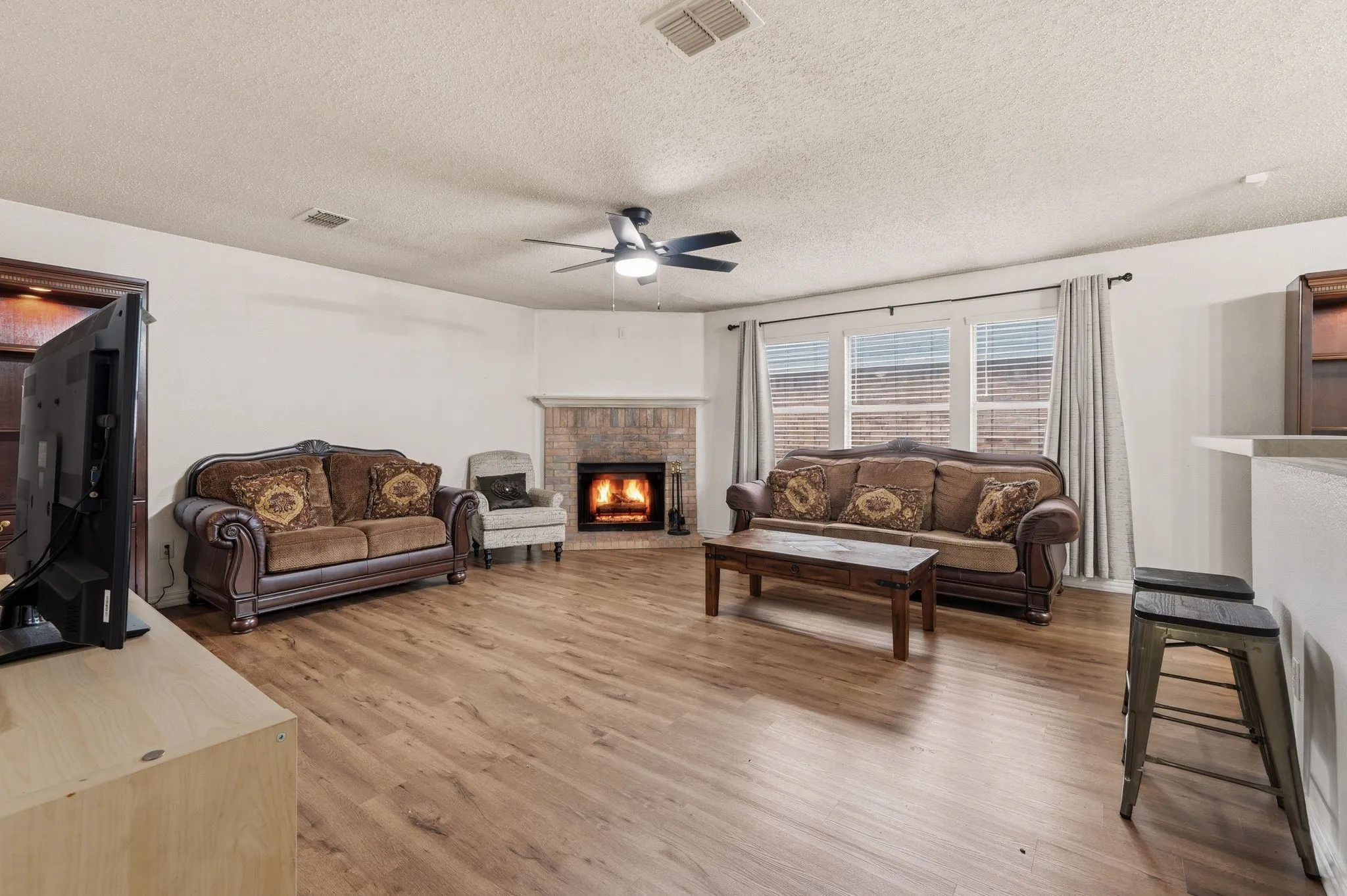 Single Family Residence For Sale in Kaufman County , 1131 Singletree Drive, Forney, Texas 75126, 3 Bedroom, 2 Bathroom, 2 Garage spaces, 1,612 Sqft, built in 2002, mls#21280860, Real Estate Agent in Forney, Homes For Sale in Kaufman county, Homes For Sale in Forney, Realtor in Forney Texas, Real Estate Brokerage Independent Realty Texas, Luminita Cordes Realtor