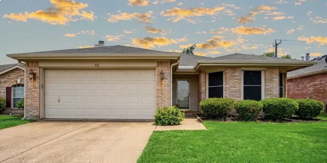 Single Family Residence For Sale in Kaufman County , 1131 Singletree Drive, Forney, Texas 75126, 3 Bedroom, 2 Bathroom, 2 Garage spaces, 1,612 Sqft, built in 2002, mls#21280860, Real Estate Agent in Forney, Homes For Sale in Kaufman county, Homes For Sale in Forney, Realtor in Forney Texas, Real Estate Brokerage Independent Realty Texas, Luminita Cordes Realtor