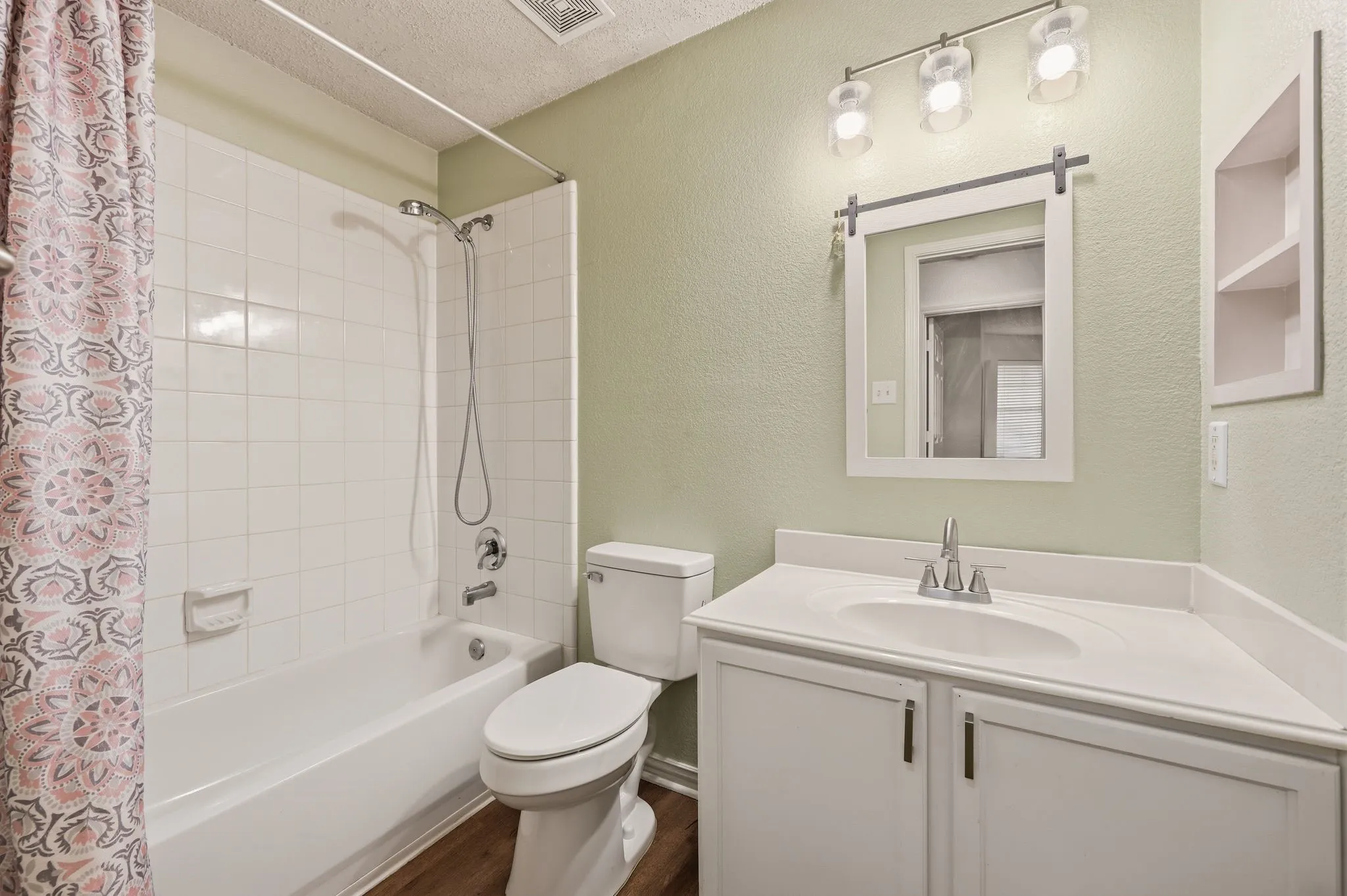 Single Family Residence For Sale in Kaufman County , 1131 Singletree Drive, Forney, Texas 75126, 3 Bedroom, 2 Bathroom, 2 Garage spaces, 1,612 Sqft, built in 2002, mls#21280860, Real Estate Agent in Forney, Homes For Sale in Kaufman county, Homes For Sale in Forney, Realtor in Forney Texas, Real Estate Brokerage Independent Realty Texas, Luminita Cordes Realtor