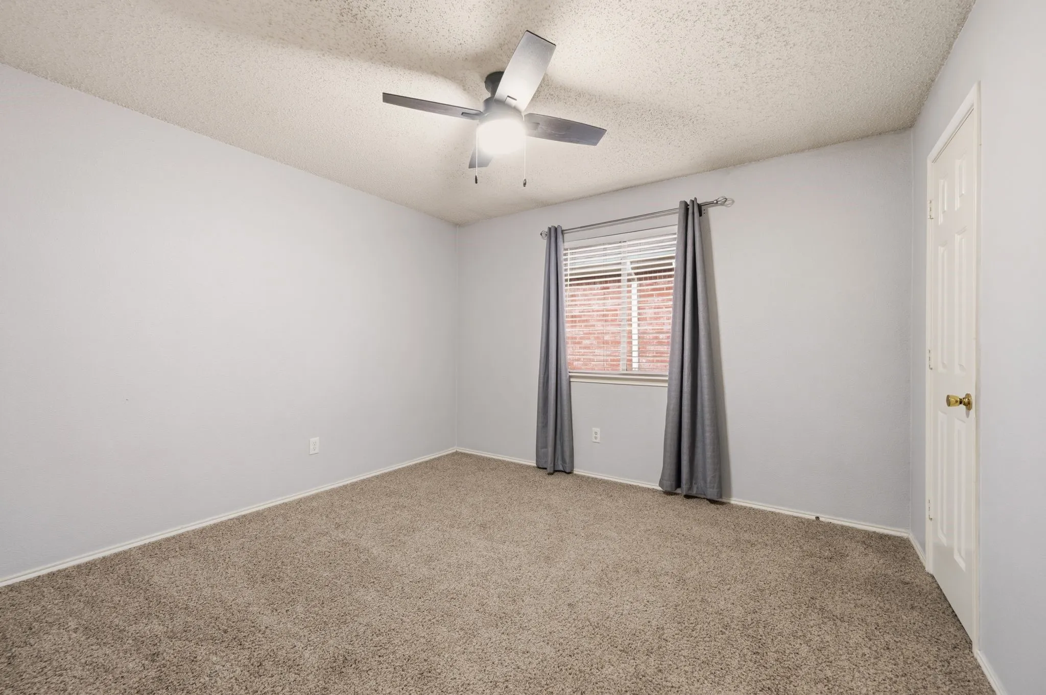 Single Family Residence For Sale in Kaufman County , 1131 Singletree Drive, Forney, Texas 75126, 3 Bedroom, 2 Bathroom, 2 Garage spaces, 1,612 Sqft, built in 2002, mls#21280860, Real Estate Agent in Forney, Homes For Sale in Kaufman county, Homes For Sale in Forney, Realtor in Forney Texas, Real Estate Brokerage Independent Realty Texas, Luminita Cordes Realtor