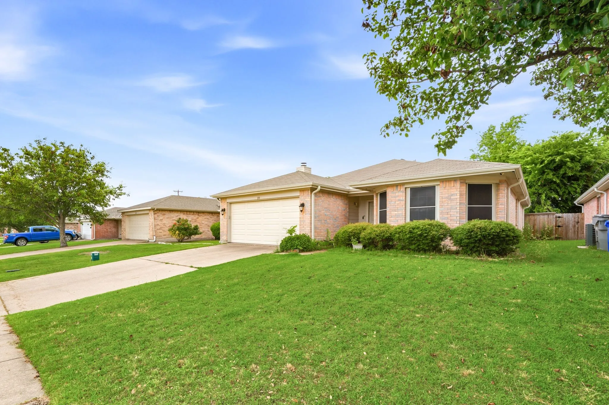 Single Family Residence For Sale in Kaufman County , 1131 Singletree Drive, Forney, Texas 75126, 3 Bedroom, 2 Bathroom, 2 Garage spaces, 1,612 Sqft, built in 2002, mls#21280860, Real Estate Agent in Forney, Homes For Sale in Kaufman county, Homes For Sale in Forney, Realtor in Forney Texas, Real Estate Brokerage Independent Realty Texas, Luminita Cordes Realtor