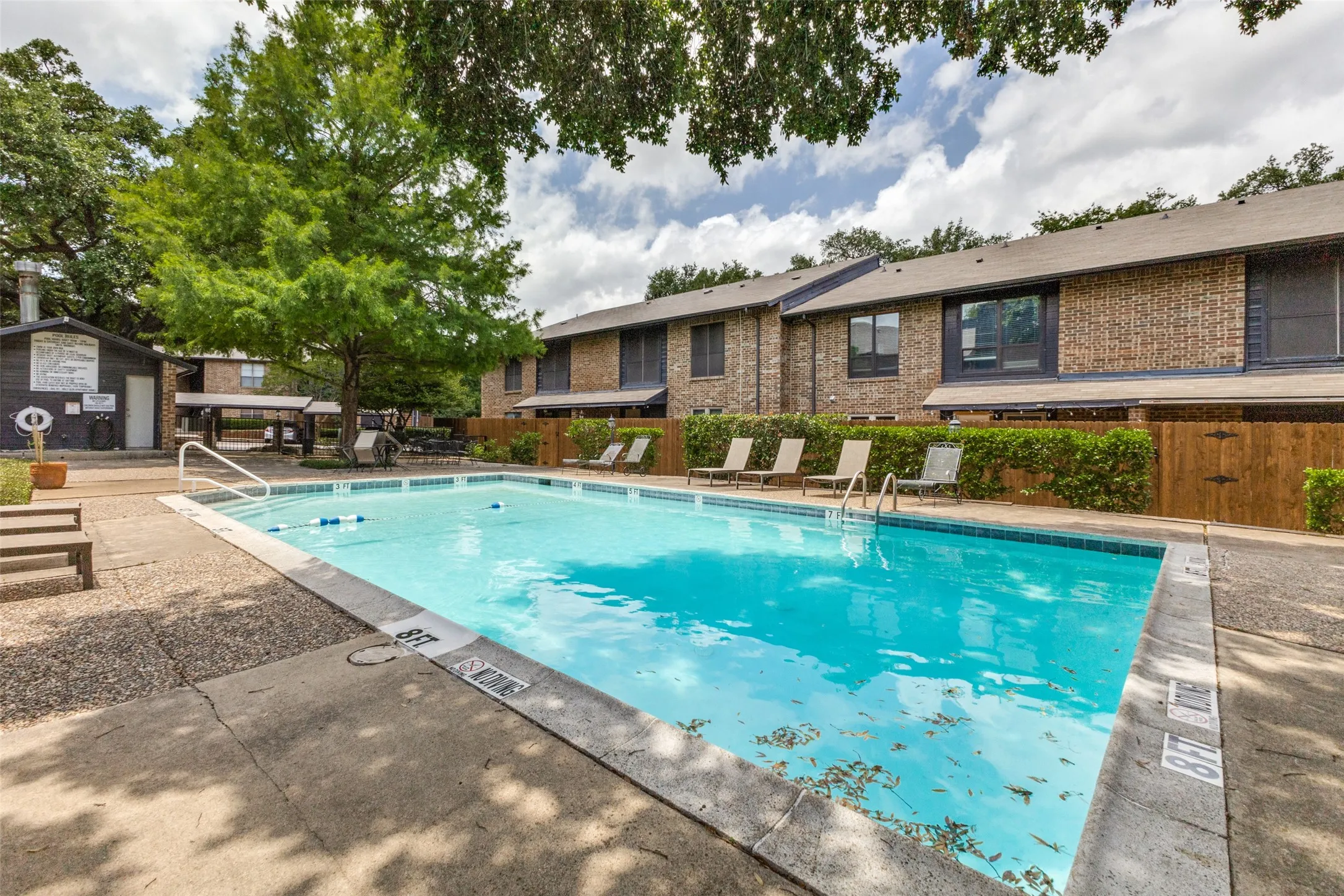 Condominium For Sale in Dallas County , 7525 Holly Hill Drive 3, Dallas, Texas 75231, 1 Bedroom, 1 Bathroom, Garage spaces, 787 Sqft, built in 1980, mls#21280461, Real Estate Agent in Dallas, Homes For Sale in Dallas county, Homes For Sale in Dallas, Realtor in Dallas Texas, Real Estate Brokerage Independent Realty Texas, Luminita Cordes Realtor