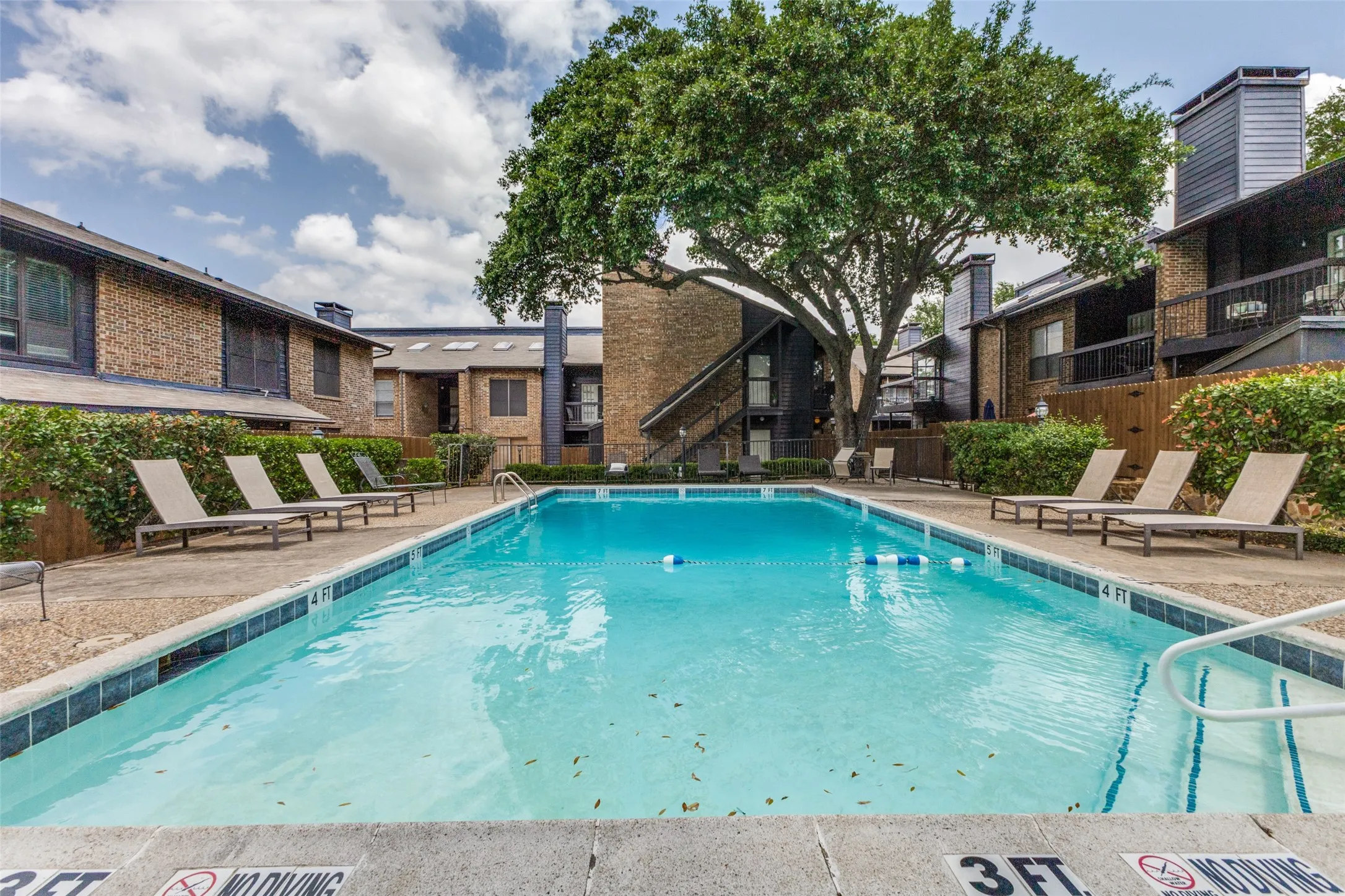 Condominium For Sale in Dallas County , 7525 Holly Hill Drive 3, Dallas, Texas 75231, 1 Bedroom, 1 Bathroom, Garage spaces, 787 Sqft, built in 1980, mls#21280461, Real Estate Agent in Dallas, Homes For Sale in Dallas county, Homes For Sale in Dallas, Realtor in Dallas Texas, Real Estate Brokerage Independent Realty Texas, Luminita Cordes Realtor