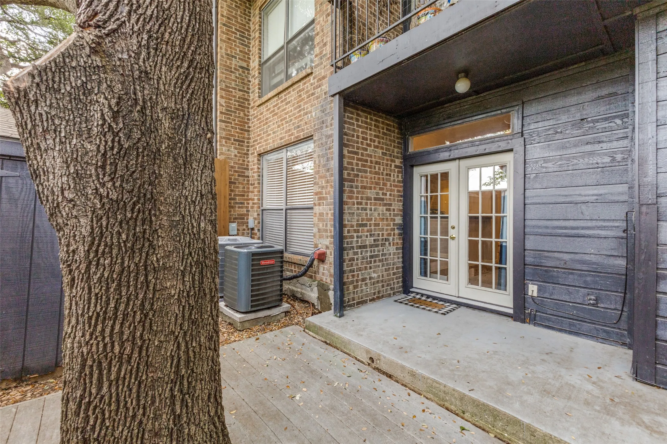 Condominium For Sale in Dallas County , 7525 Holly Hill Drive 3, Dallas, Texas 75231, 1 Bedroom, 1 Bathroom, Garage spaces, 787 Sqft, built in 1980, mls#21280461, Real Estate Agent in Dallas, Homes For Sale in Dallas county, Homes For Sale in Dallas, Realtor in Dallas Texas, Real Estate Brokerage Independent Realty Texas, Luminita Cordes Realtor