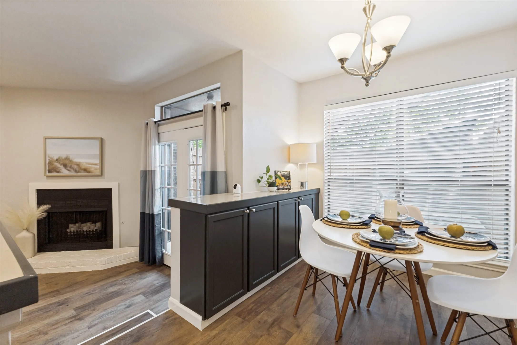 Condominium For Sale in Dallas County , 7525 Holly Hill Drive 3, Dallas, Texas 75231, 1 Bedroom, 1 Bathroom, Garage spaces, 787 Sqft, built in 1980, mls#21280461, Real Estate Agent in Dallas, Homes For Sale in Dallas county, Homes For Sale in Dallas, Realtor in Dallas Texas, Real Estate Brokerage Independent Realty Texas, Luminita Cordes Realtor