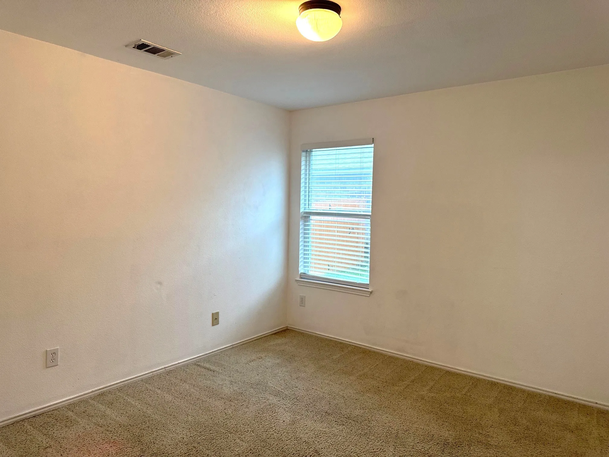 Single Family Residence For Sale in Rockwall County , 302 Azalea Drive, Fate, Texas 75087, 3 Bedrooms, 2 Bathrooms, 2 Garage spaces, 1,719 Sqft, built in 2009, Price $249,900, mls#21280599, Real Estate Agent in Fate, Homes For Sale in Rockwall county, Homes For Sale in Fate, Realtor in Fate Texas, Real Estate Brokerage Independent Realty Texas, Luminita Cordes Realtor