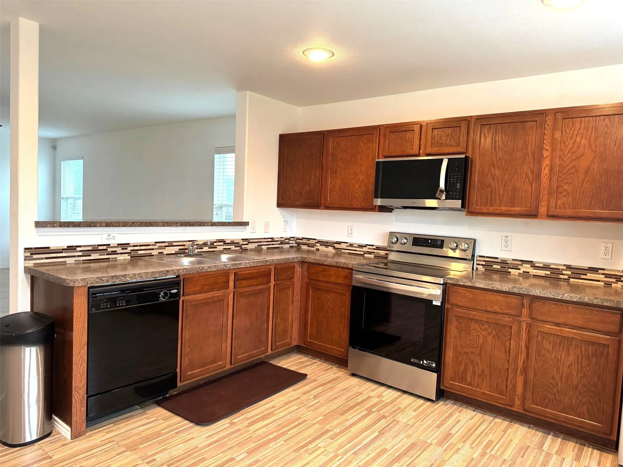 Single Family Residence For Sale in Rockwall County , 302 Azalea Drive, Fate, Texas 75087, 3 Bedrooms, 2 Bathrooms, 2 Garage spaces, 1,719 Sqft, built in 2009, Price $249,900, mls#21280599, Real Estate Agent in Fate, Homes For Sale in Rockwall county, Homes For Sale in Fate, Realtor in Fate Texas, Real Estate Brokerage Independent Realty Texas, Luminita Cordes Realtor