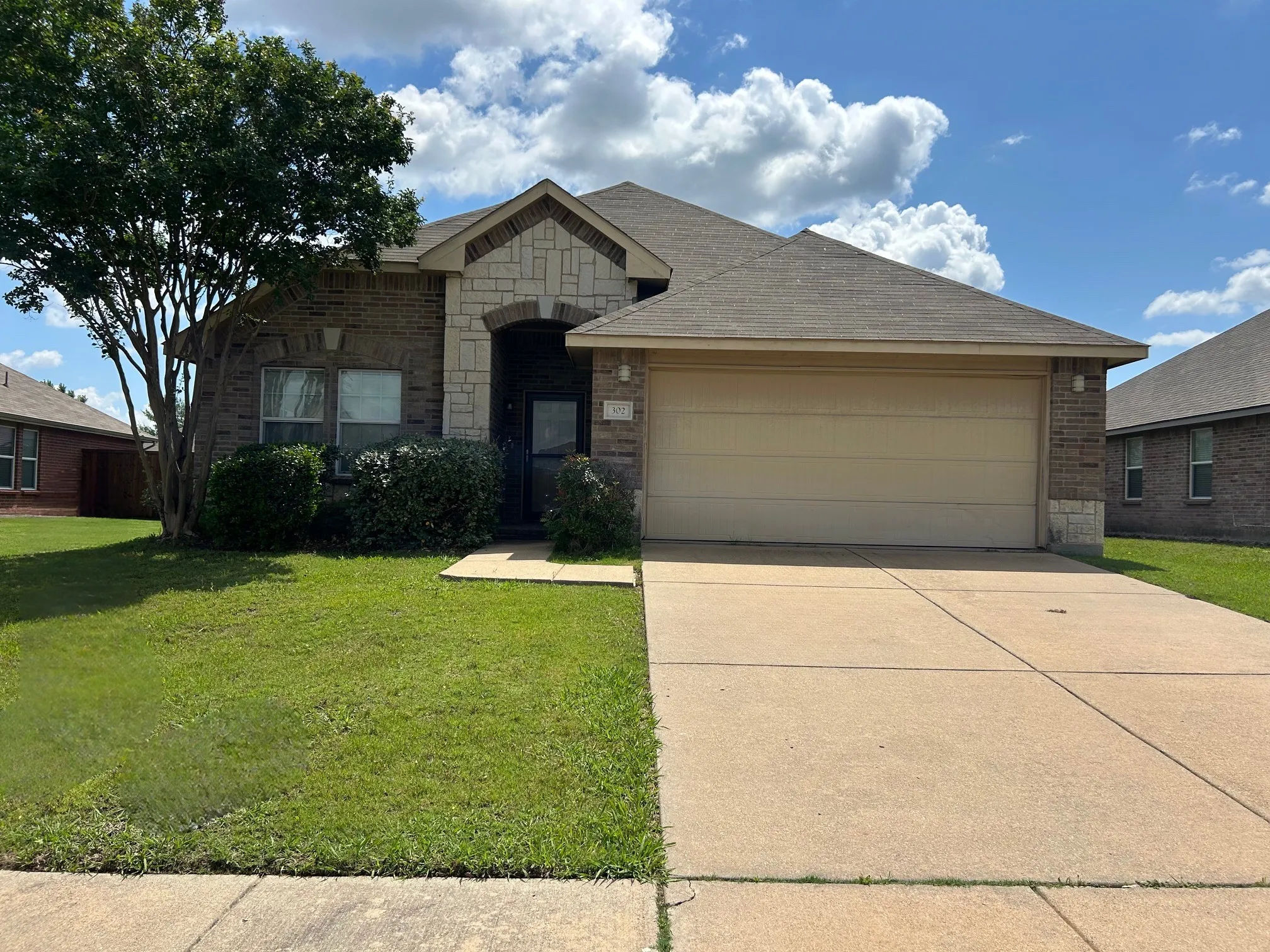 Single Family Residence For Sale in Rockwall County , 302 Azalea Drive, Fate, Texas 75087, 3 Bedrooms, 2 Bathrooms, 2 Garage spaces, 1,719 Sqft, built in 2009, Price $249,900, mls#21280599, Real Estate Agent in Fate, Homes For Sale in Rockwall county, Homes For Sale in Fate, Realtor in Fate Texas, Real Estate Brokerage Independent Realty Texas, Luminita Cordes Realtor