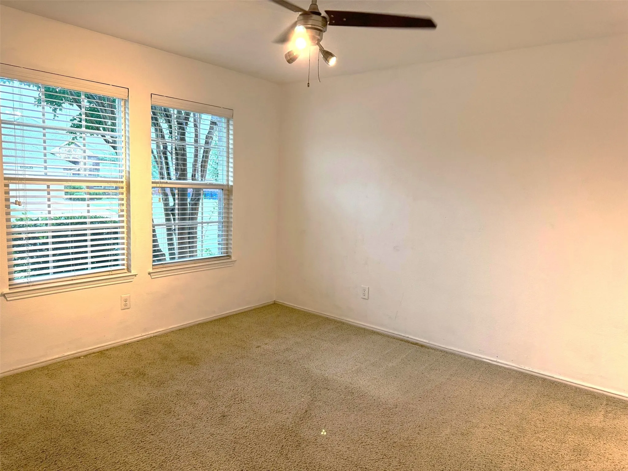 Single Family Residence For Sale in Rockwall County , 302 Azalea Drive, Fate, Texas 75087, 3 Bedrooms, 2 Bathrooms, 2 Garage spaces, 1,719 Sqft, built in 2009, Price $249,900, mls#21280599, Real Estate Agent in Fate, Homes For Sale in Rockwall county, Homes For Sale in Fate, Realtor in Fate Texas, Real Estate Brokerage Independent Realty Texas, Luminita Cordes Realtor