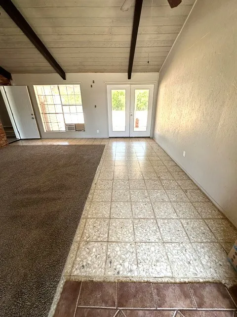 Duplex For Rent in Brown County , 3201 Stephen F Austin 135A, Brownwood, Texas 76801, 1 Bedroom, 1 Bathroom, Garage spaces, 890 Sqft, built in 0, Price $1,000, mls#21280867, Real Estate Agent in Brownwood, Homes For Rent in Brown county, Homes For Rent in Brownwood, Realtor in Brownwood Texas, Real Estate Brokerage Independent Realty Texas, Luminita Cordes Realtor