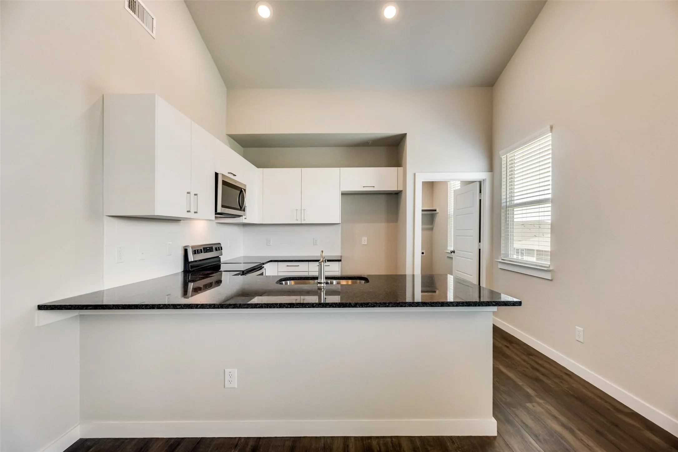 Apartment For Rent in Ellis County , 663 Wheatfield Drive, Venus, Texas 76084, 2 Bedroom, 2 Bathroom, 1 Garage spaces, 1,274 Sqft, built in 2023, mls#21280887, Real Estate Agent in Venus, Homes For Rent in Ellis county, Homes For Rent in Venus, Realtor in Venus Texas, Real Estate Brokerage Independent Realty Texas, Luminita Cordes Realtor