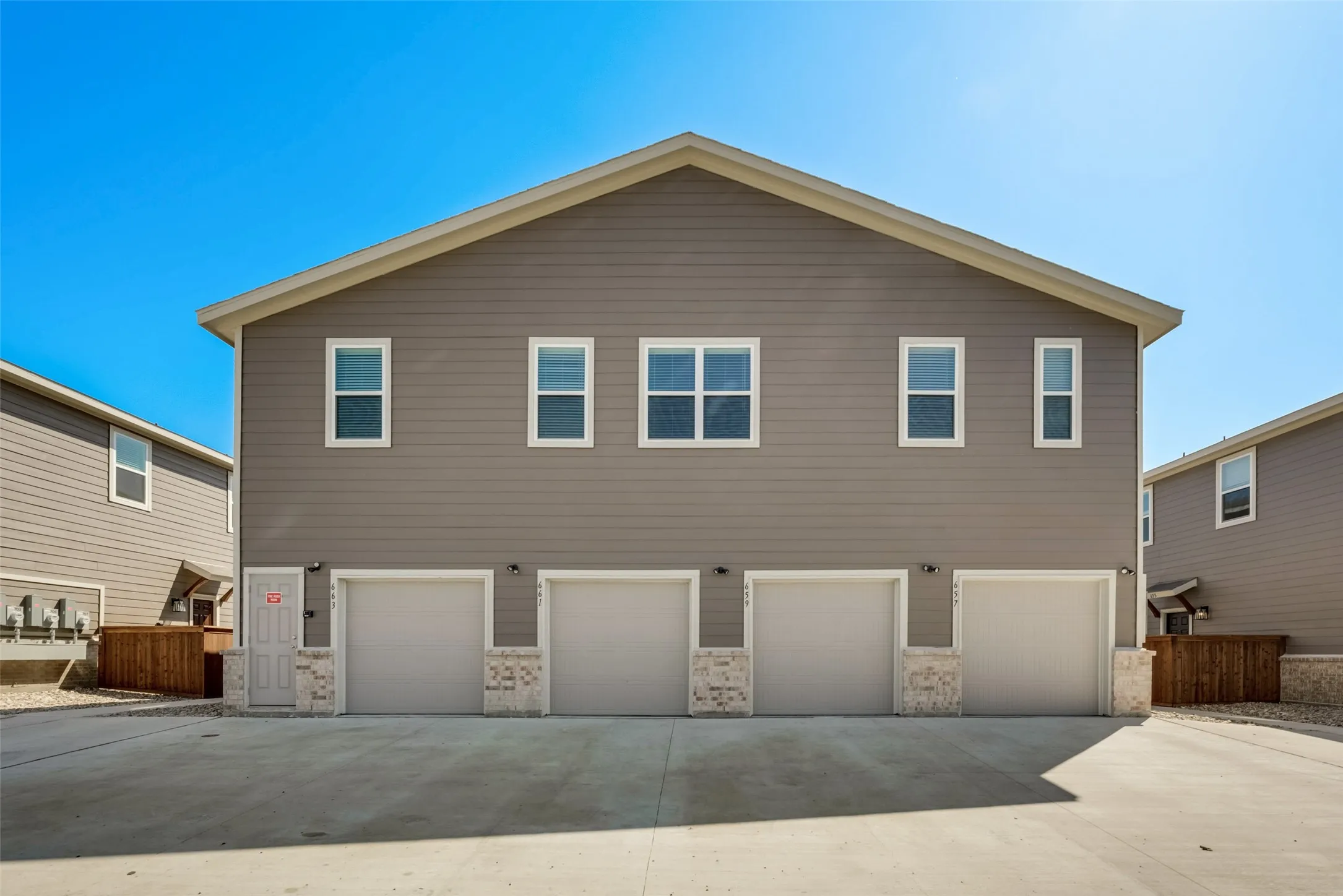 Apartment For Rent in Ellis County , 663 Wheatfield Drive, Venus, Texas 76084, 2 Bedroom, 2 Bathroom, 1 Garage spaces, 1,274 Sqft, built in 2023, mls#21280887, Real Estate Agent in Venus, Homes For Rent in Ellis county, Homes For Rent in Venus, Realtor in Venus Texas, Real Estate Brokerage Independent Realty Texas, Luminita Cordes Realtor