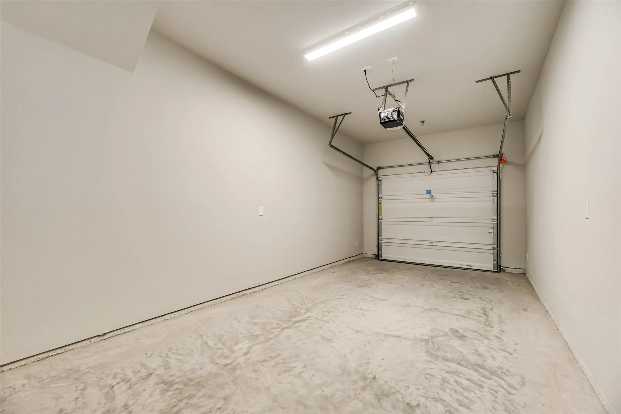 Apartment For Rent in Ellis County , 663 Wheatfield Drive, Venus, Texas 76084, 2 Bedroom, 2 Bathroom, 1 Garage spaces, 1,274 Sqft, built in 2023, mls#21280887, Real Estate Agent in Venus, Homes For Rent in Ellis county, Homes For Rent in Venus, Realtor in Venus Texas, Real Estate Brokerage Independent Realty Texas, Luminita Cordes Realtor