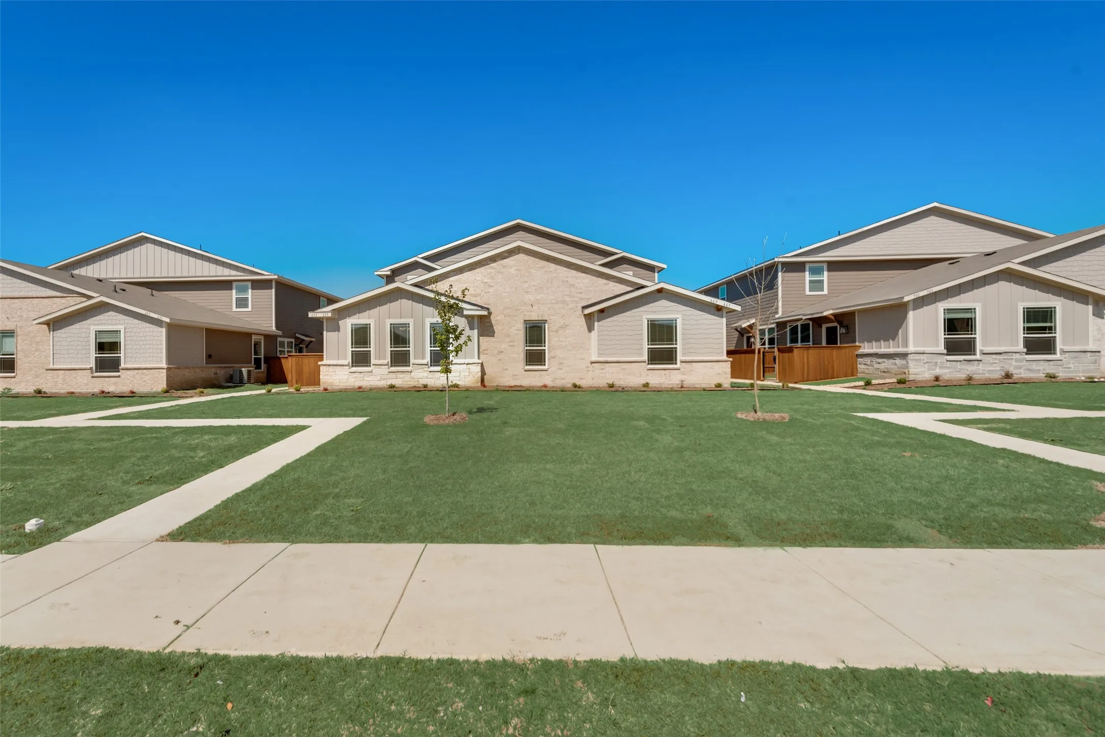 Apartment For Rent in Ellis County , 663 Wheatfield Drive, Venus, Texas 76084, 2 Bedroom, 2 Bathroom, 1 Garage spaces, 1,274 Sqft, built in 2023, mls#21280887, Real Estate Agent in Venus, Homes For Rent in Ellis county, Homes For Rent in Venus, Realtor in Venus Texas, Real Estate Brokerage Independent Realty Texas, Luminita Cordes Realtor