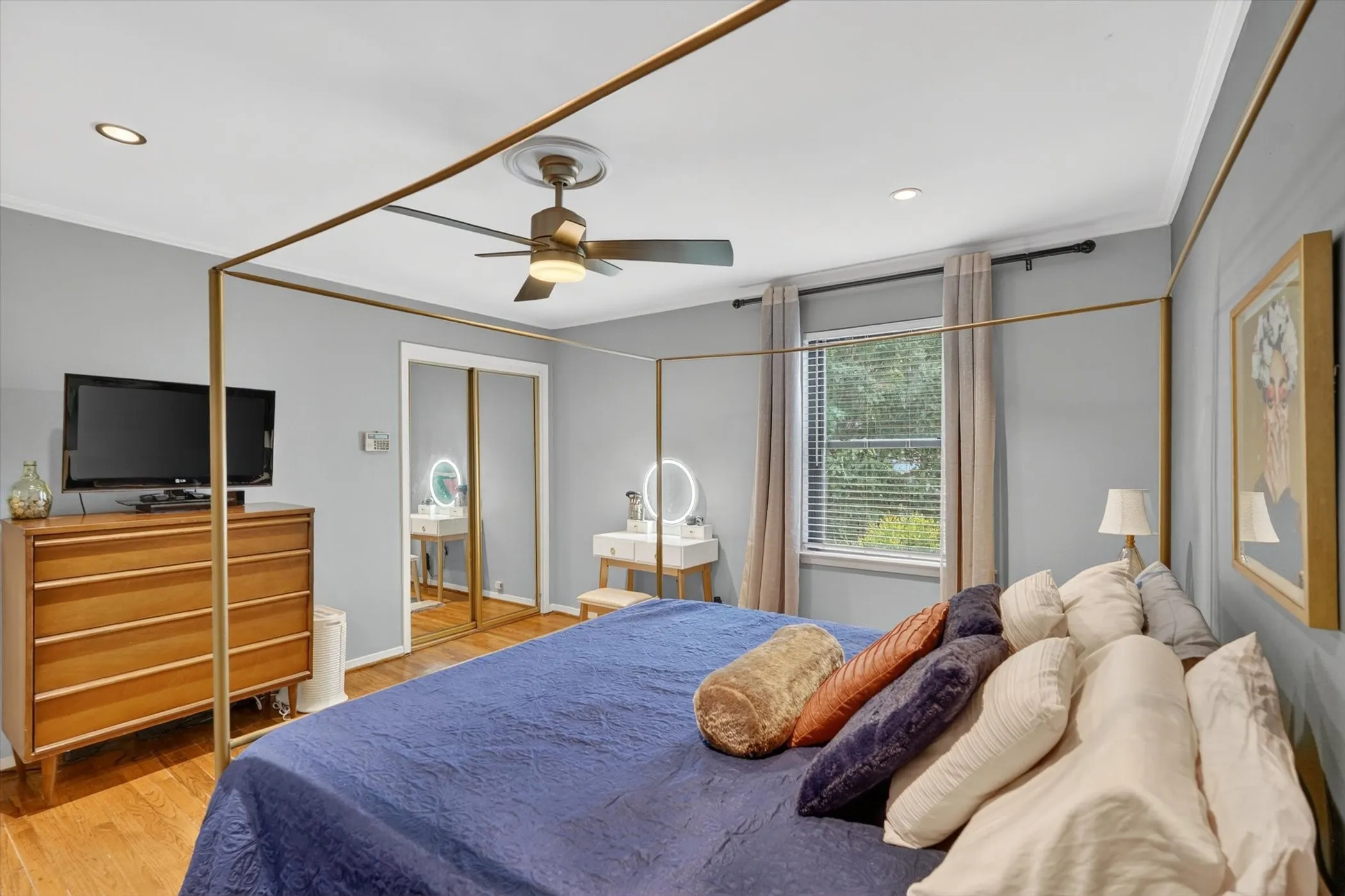 Condominium For Sale in Dallas County , 4926 Lahoma Street, Dallas, Texas 75235, 2 Bedroom, 2 Bathroom, Garage spaces, 993 Sqft, built in 1954, mls#21280872, Real Estate Agent in Dallas, Homes For Sale in Dallas county, Homes For Sale in Dallas, Realtor in Dallas Texas, Real Estate Brokerage Independent Realty Texas, Luminita Cordes Realtor
