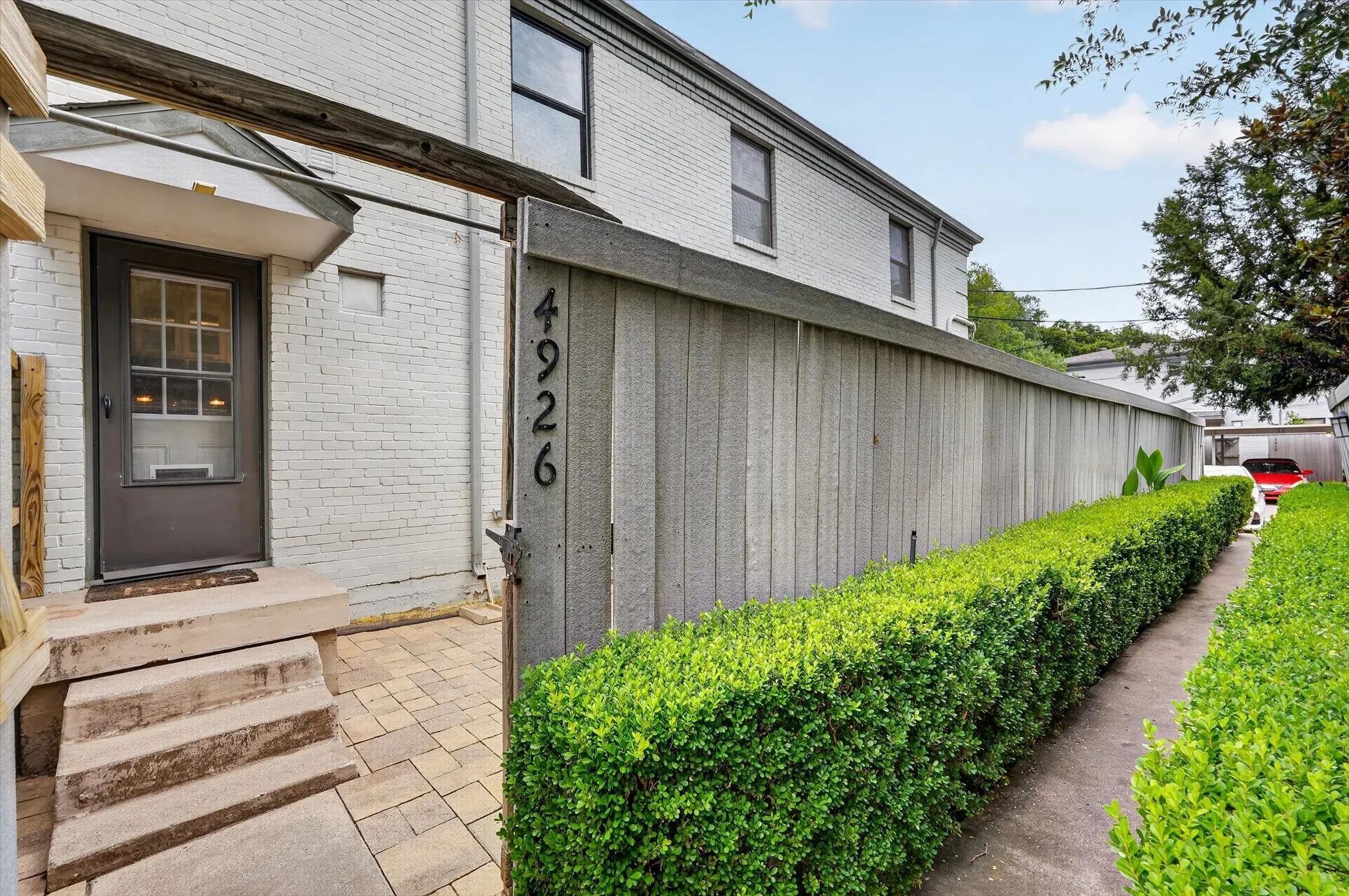 Condominium For Sale in Dallas County , 4926 Lahoma Street, Dallas, Texas 75235, 2 Bedroom, 2 Bathroom, Garage spaces, 993 Sqft, built in 1954, mls#21280872, Real Estate Agent in Dallas, Homes For Sale in Dallas county, Homes For Sale in Dallas, Realtor in Dallas Texas, Real Estate Brokerage Independent Realty Texas, Luminita Cordes Realtor
