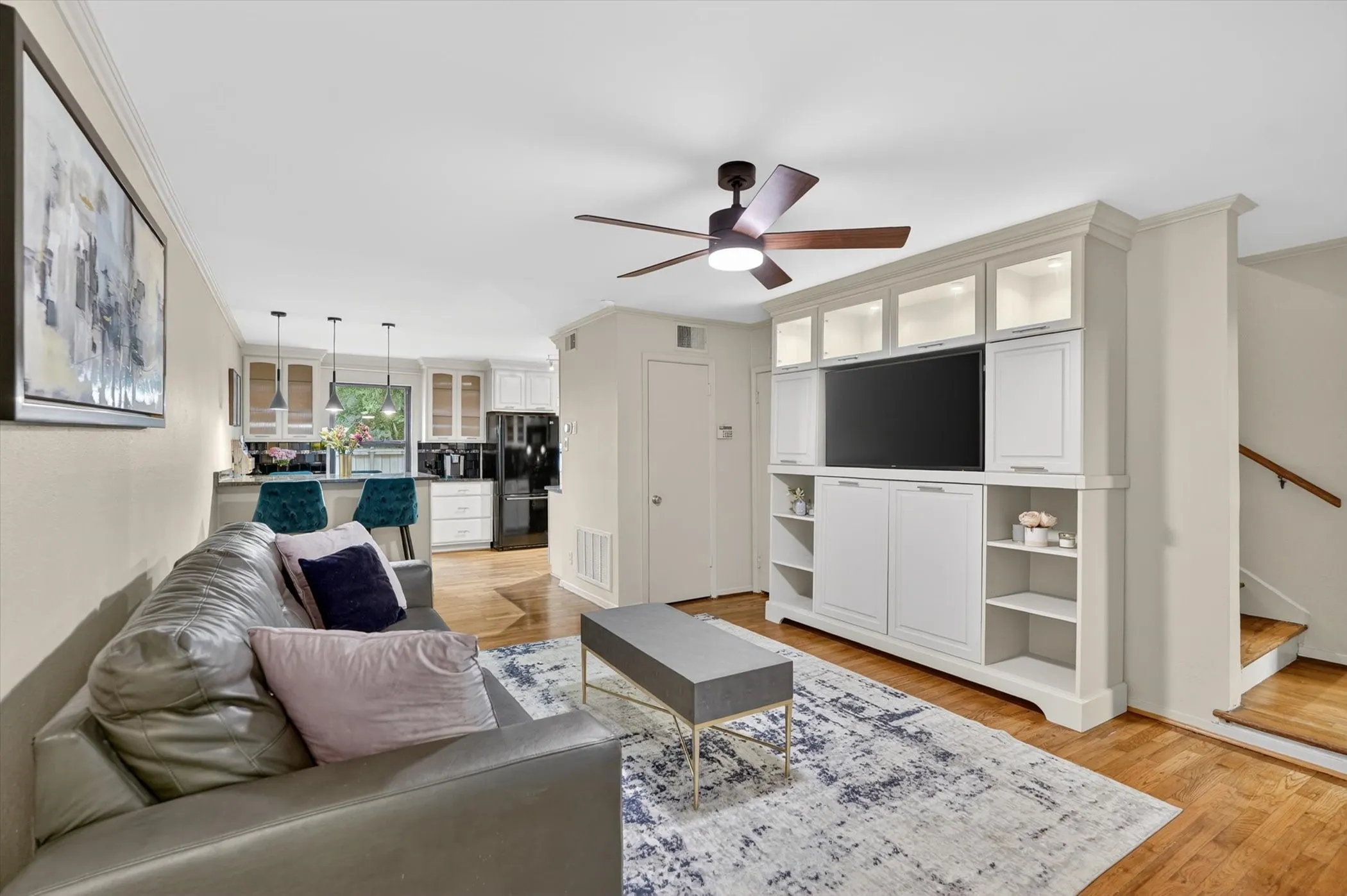 Condominium For Sale in Dallas County , 4926 Lahoma Street, Dallas, Texas 75235, 2 Bedroom, 2 Bathroom, Garage spaces, 993 Sqft, built in 1954, mls#21280872, Real Estate Agent in Dallas, Homes For Sale in Dallas county, Homes For Sale in Dallas, Realtor in Dallas Texas, Real Estate Brokerage Independent Realty Texas, Luminita Cordes Realtor