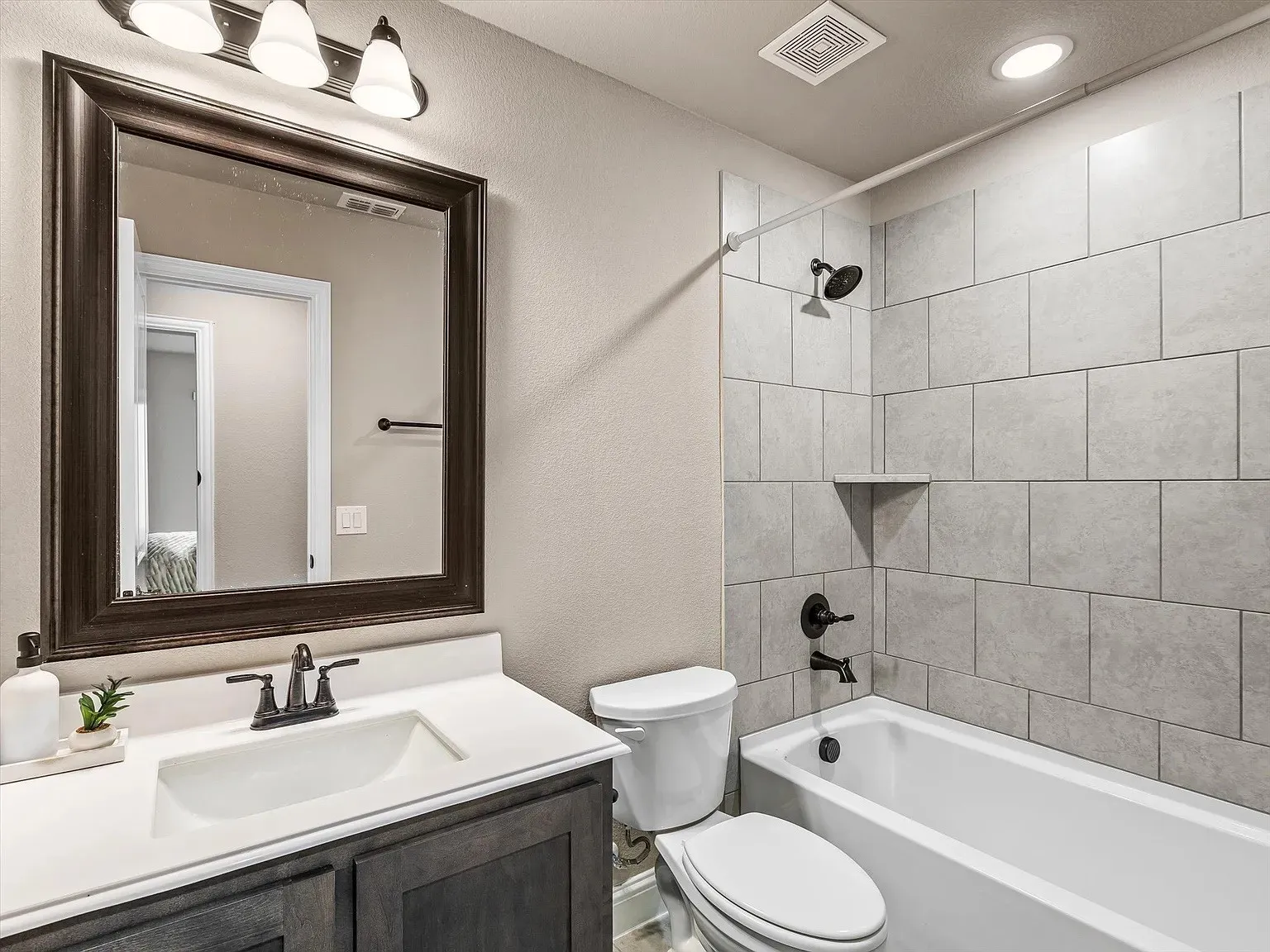 Single Family Residence For Rent in Denton County , 905 Sedona Street, Little Elm, Texas 75068, 4 Bedrooms, 3 Bathrooms, 2 Garage spaces, 2,456 Sqft, built in 2023, Price $3,100, mls#21280757, Real Estate Agent in Little Elm, Homes For Rent in Denton county, Homes For Rent in Little Elm, Realtor in Little Elm Texas, Real Estate Brokerage Independent Realty Texas, Luminita Cordes Realtor