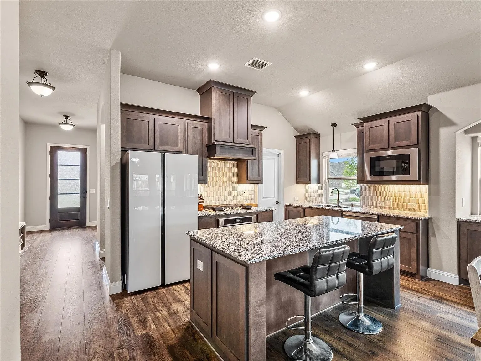 Single Family Residence For Rent in Denton County , 905 Sedona Street, Little Elm, Texas 75068, 4 Bedrooms, 3 Bathrooms, 2 Garage spaces, 2,456 Sqft, built in 2023, Price $3,100, mls#21280757, Real Estate Agent in Little Elm, Homes For Rent in Denton county, Homes For Rent in Little Elm, Realtor in Little Elm Texas, Real Estate Brokerage Independent Realty Texas, Luminita Cordes Realtor