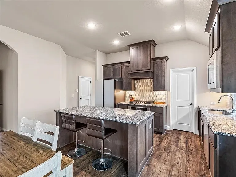Single Family Residence For Rent in Denton County , 905 Sedona Street, Little Elm, Texas 75068, 4 Bedrooms, 3 Bathrooms, 2 Garage spaces, 2,456 Sqft, built in 2023, Price $3,100, mls#21280757, Real Estate Agent in Little Elm, Homes For Rent in Denton county, Homes For Rent in Little Elm, Realtor in Little Elm Texas, Real Estate Brokerage Independent Realty Texas, Luminita Cordes Realtor