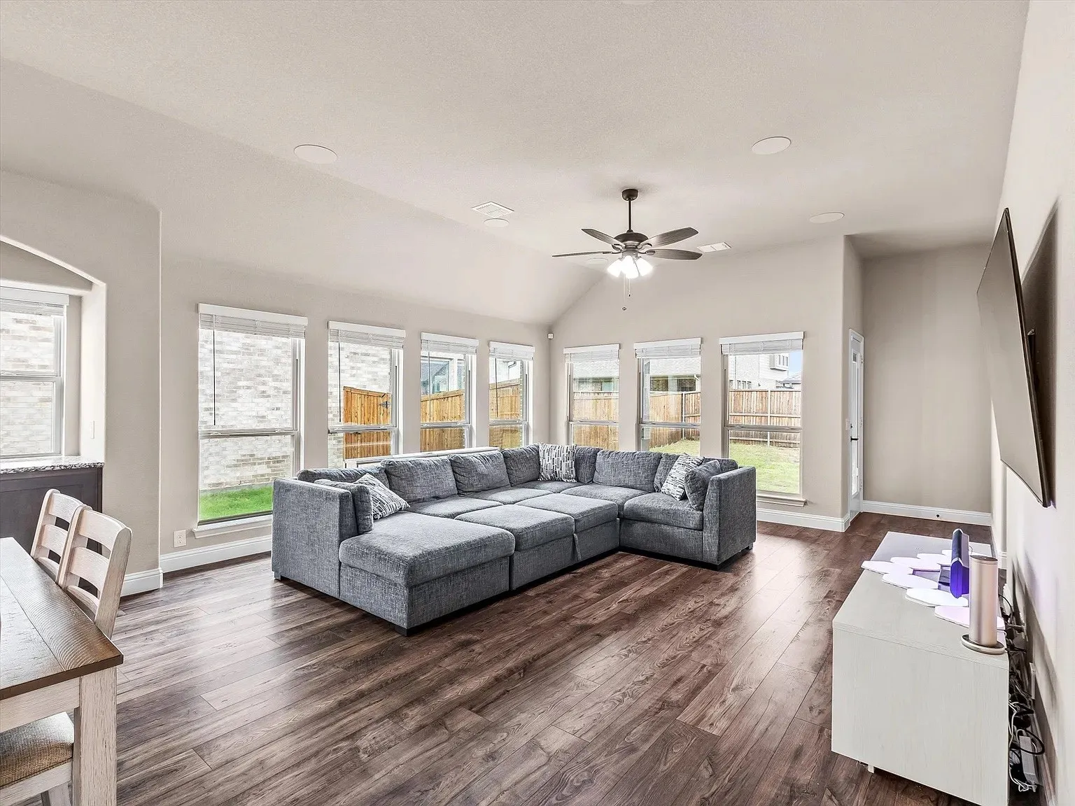 Single Family Residence For Rent in Denton County , 905 Sedona Street, Little Elm, Texas 75068, 4 Bedrooms, 3 Bathrooms, 2 Garage spaces, 2,456 Sqft, built in 2023, Price $3,100, mls#21280757, Real Estate Agent in Little Elm, Homes For Rent in Denton county, Homes For Rent in Little Elm, Realtor in Little Elm Texas, Real Estate Brokerage Independent Realty Texas, Luminita Cordes Realtor