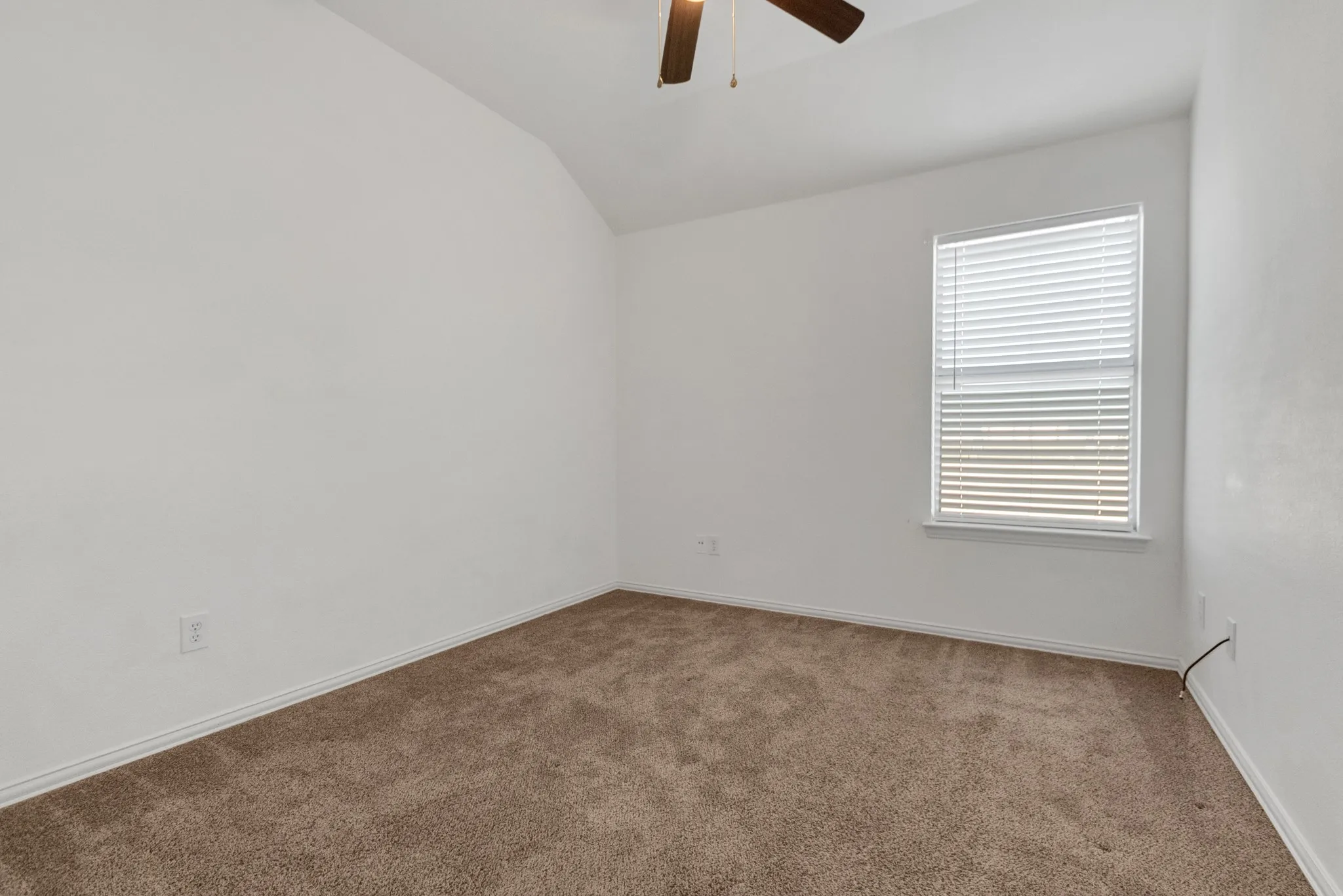 Single Family Residence For Rent in Denton County , 229 Irick Court, Aubrey, Texas 76227, 3 Bedroom, 3 Bathroom, 2 Garage spaces, 1,346 Sqft, built in 2008, mls#21280695, Real Estate Agent in Aubrey, Homes For Rent in Denton county, Homes For Rent in Aubrey, Realtor in Aubrey Texas, Real Estate Brokerage Independent Realty Texas, Luminita Cordes Realtor