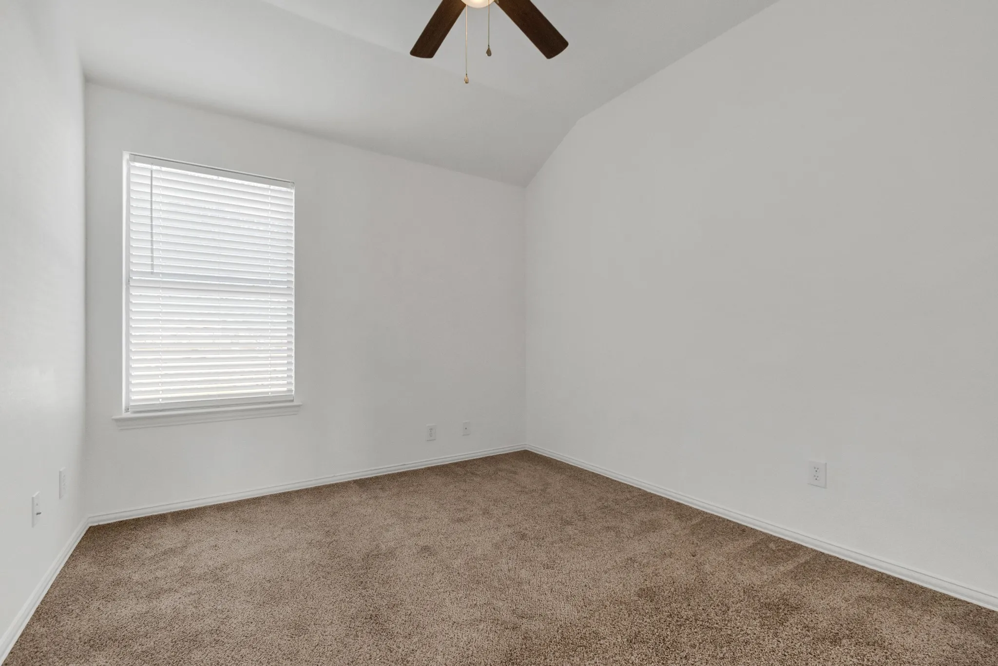 Single Family Residence For Rent in Denton County , 229 Irick Court, Aubrey, Texas 76227, 3 Bedroom, 3 Bathroom, 2 Garage spaces, 1,346 Sqft, built in 2008, mls#21280695, Real Estate Agent in Aubrey, Homes For Rent in Denton county, Homes For Rent in Aubrey, Realtor in Aubrey Texas, Real Estate Brokerage Independent Realty Texas, Luminita Cordes Realtor