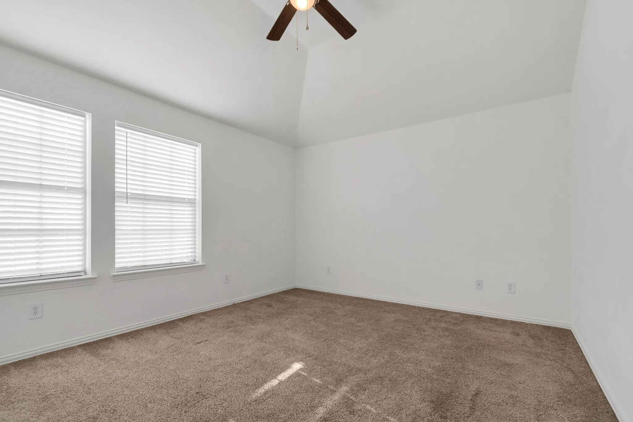 Single Family Residence For Rent in Denton County , 229 Irick Court, Aubrey, Texas 76227, 3 Bedroom, 3 Bathroom, 2 Garage spaces, 1,346 Sqft, built in 2008, mls#21280695, Real Estate Agent in Aubrey, Homes For Rent in Denton county, Homes For Rent in Aubrey, Realtor in Aubrey Texas, Real Estate Brokerage Independent Realty Texas, Luminita Cordes Realtor
