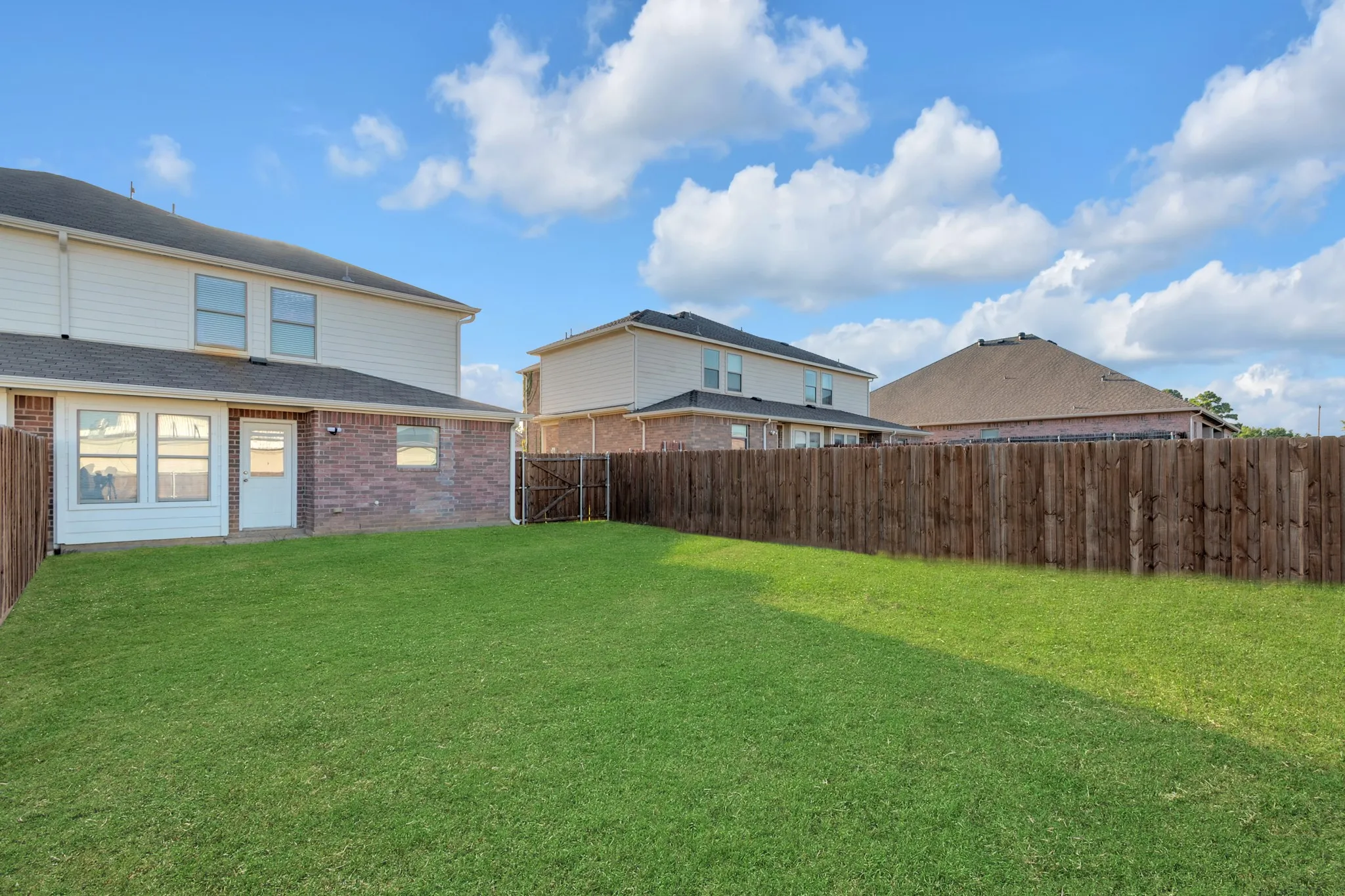 Single Family Residence For Rent in Denton County , 229 Irick Court, Aubrey, Texas 76227, 3 Bedroom, 3 Bathroom, 2 Garage spaces, 1,346 Sqft, built in 2008, mls#21280695, Real Estate Agent in Aubrey, Homes For Rent in Denton county, Homes For Rent in Aubrey, Realtor in Aubrey Texas, Real Estate Brokerage Independent Realty Texas, Luminita Cordes Realtor