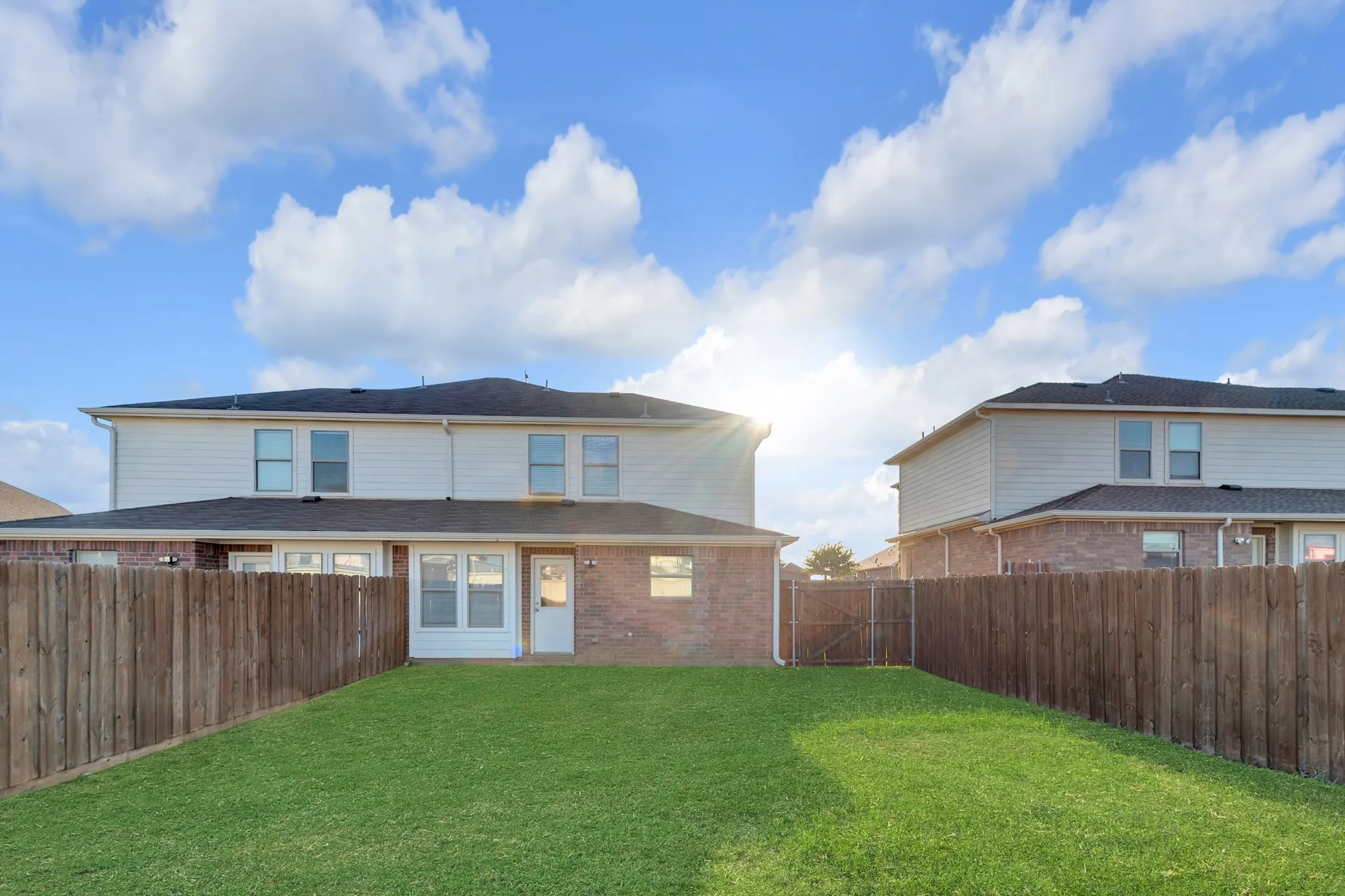 Single Family Residence For Rent in Denton County , 229 Irick Court, Aubrey, Texas 76227, 3 Bedroom, 3 Bathroom, 2 Garage spaces, 1,346 Sqft, built in 2008, mls#21280695, Real Estate Agent in Aubrey, Homes For Rent in Denton county, Homes For Rent in Aubrey, Realtor in Aubrey Texas, Real Estate Brokerage Independent Realty Texas, Luminita Cordes Realtor