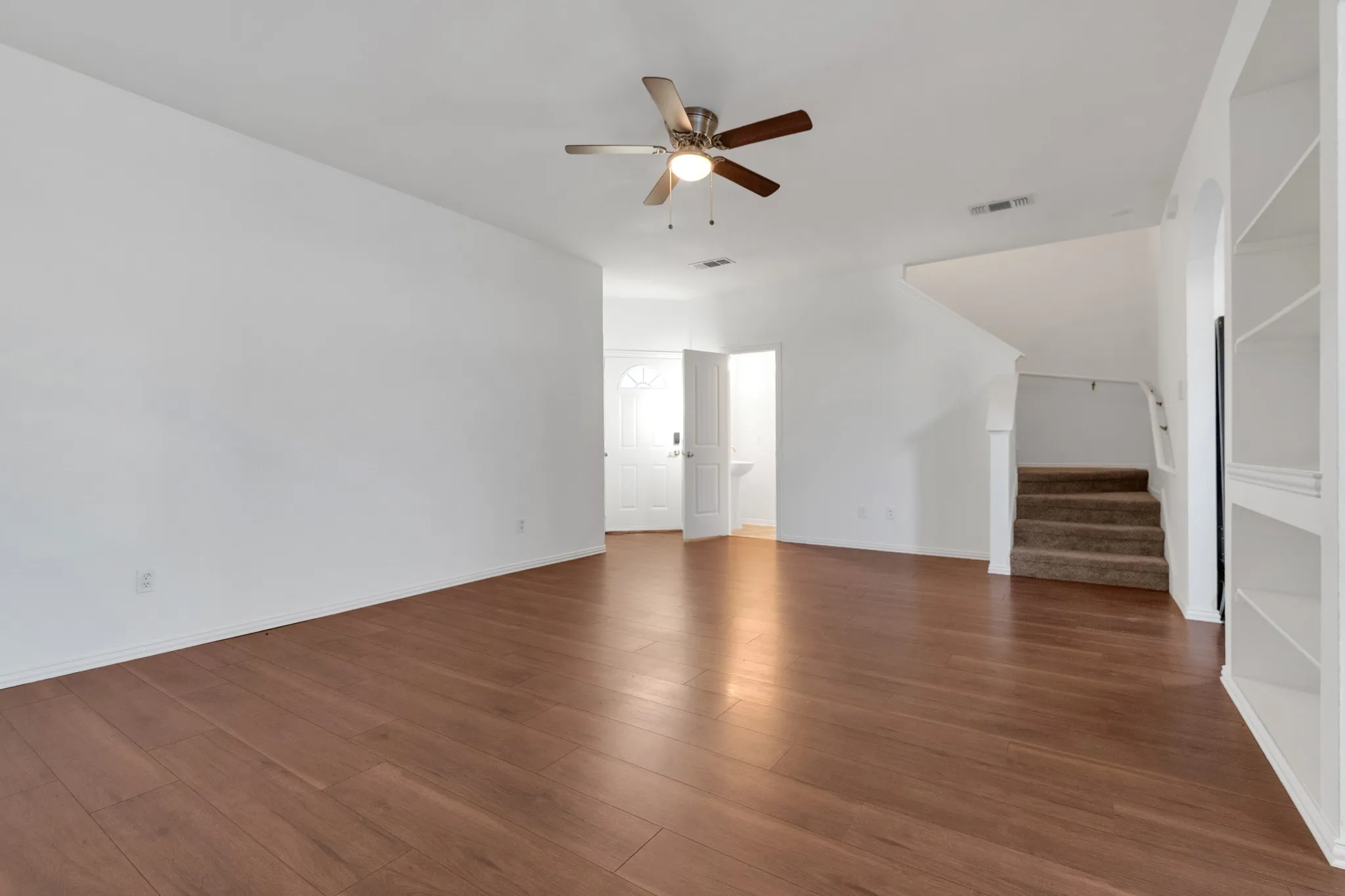 Single Family Residence For Rent in Denton County , 229 Irick Court, Aubrey, Texas 76227, 3 Bedroom, 3 Bathroom, 2 Garage spaces, 1,346 Sqft, built in 2008, mls#21280695, Real Estate Agent in Aubrey, Homes For Rent in Denton county, Homes For Rent in Aubrey, Realtor in Aubrey Texas, Real Estate Brokerage Independent Realty Texas, Luminita Cordes Realtor