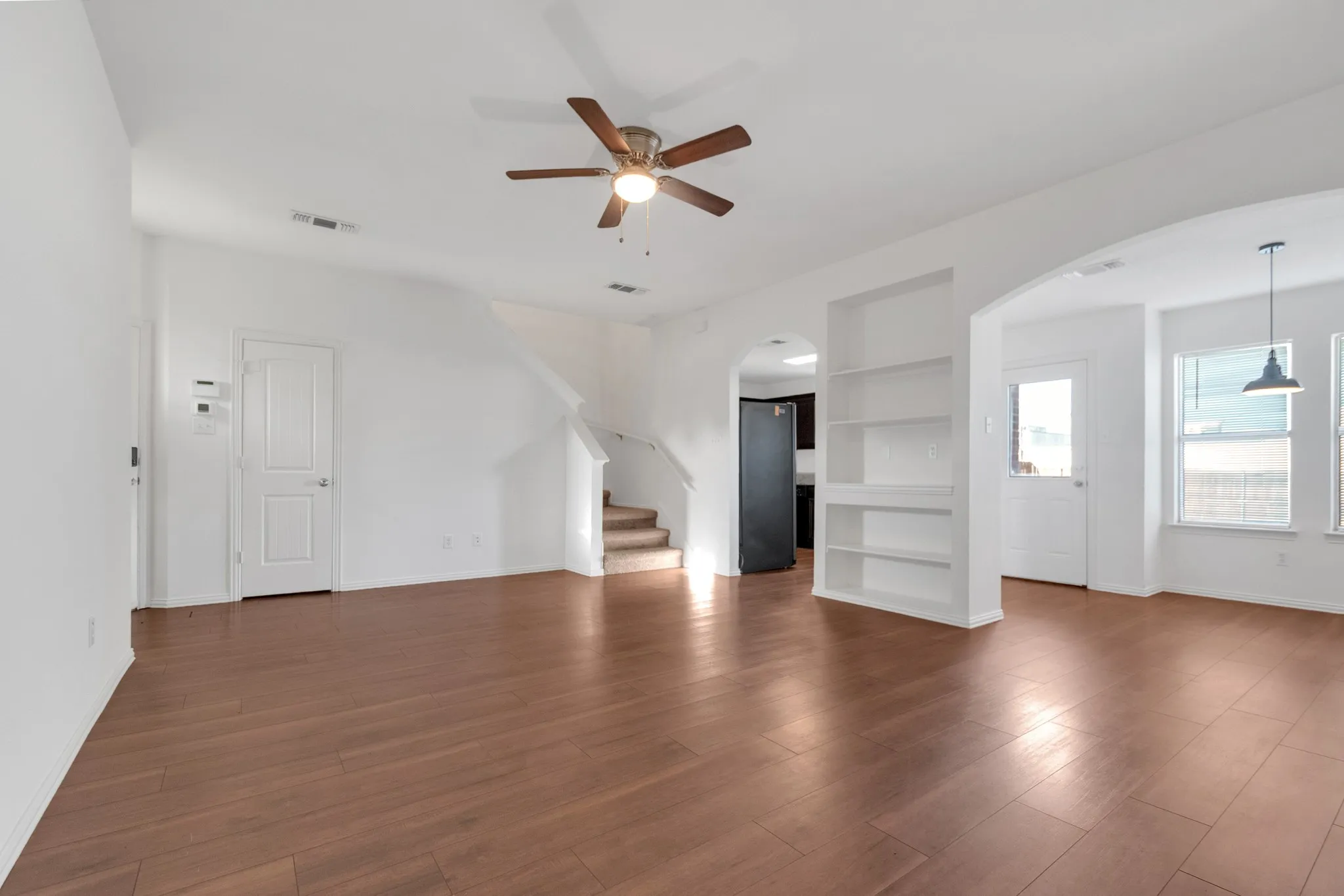 Single Family Residence For Rent in Denton County , 229 Irick Court, Aubrey, Texas 76227, 3 Bedroom, 3 Bathroom, 2 Garage spaces, 1,346 Sqft, built in 2008, mls#21280695, Real Estate Agent in Aubrey, Homes For Rent in Denton county, Homes For Rent in Aubrey, Realtor in Aubrey Texas, Real Estate Brokerage Independent Realty Texas, Luminita Cordes Realtor